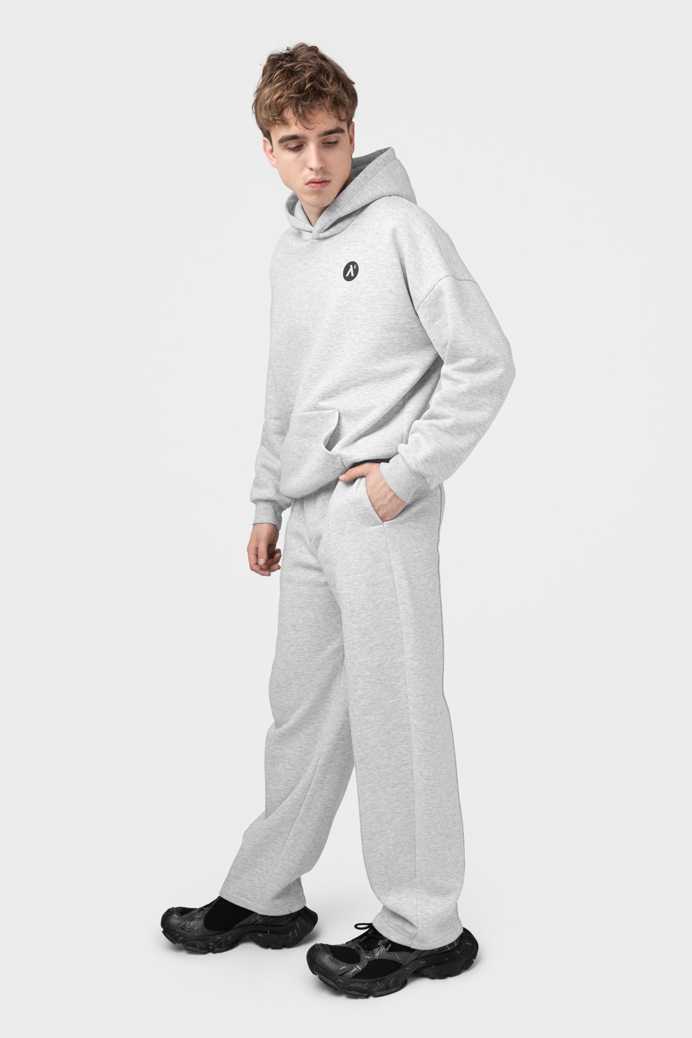 OVERSIZED HOODIE SU PŪKU