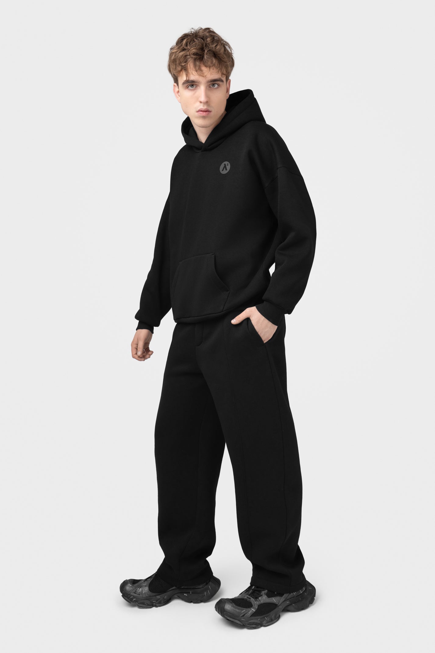 OVERSIZED HOODIE SU PŪKU