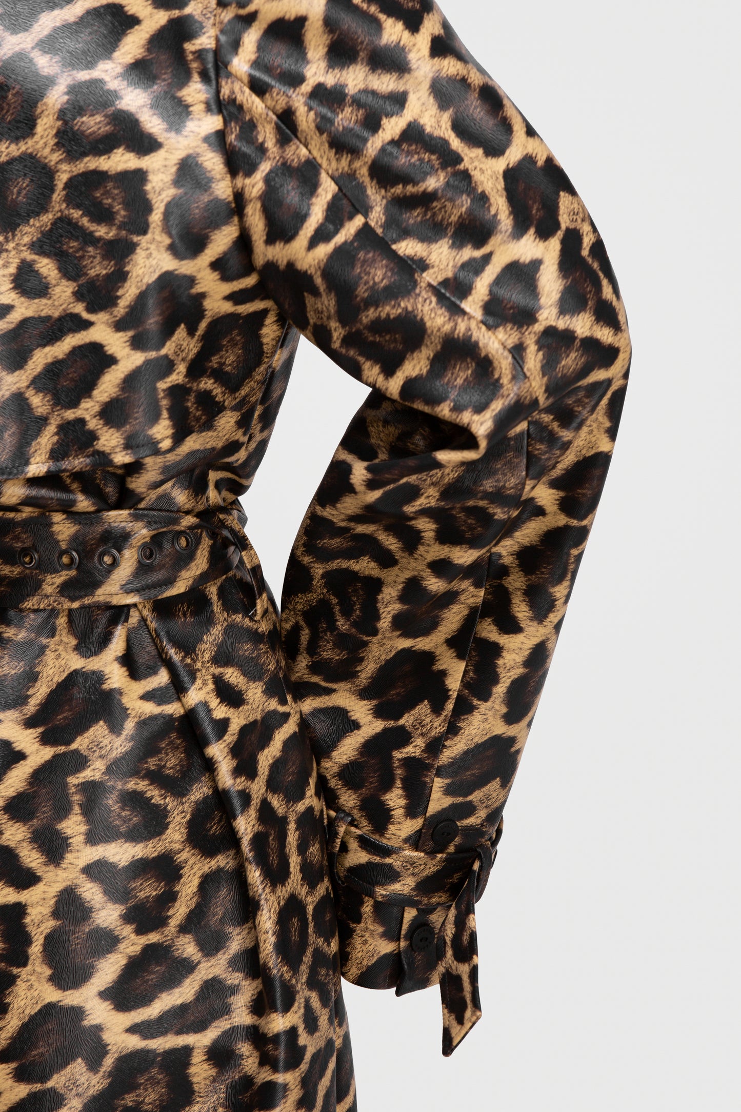 LEOPARDO RAŠTO DIRBTINĖS ODOS PALTAS