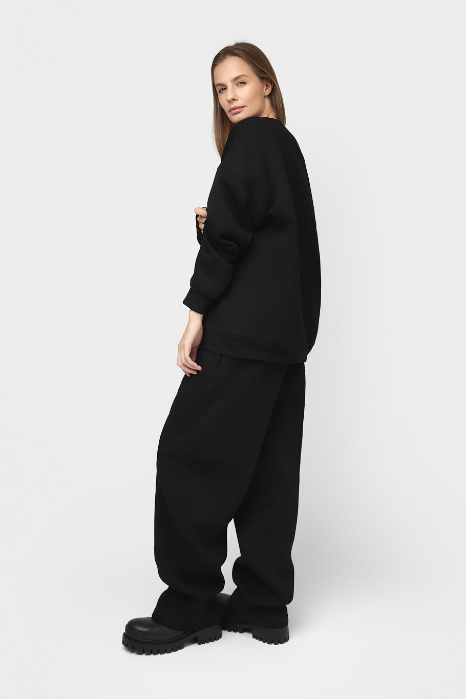 OVERSIZED SWEATSHIRT SU PŪKU