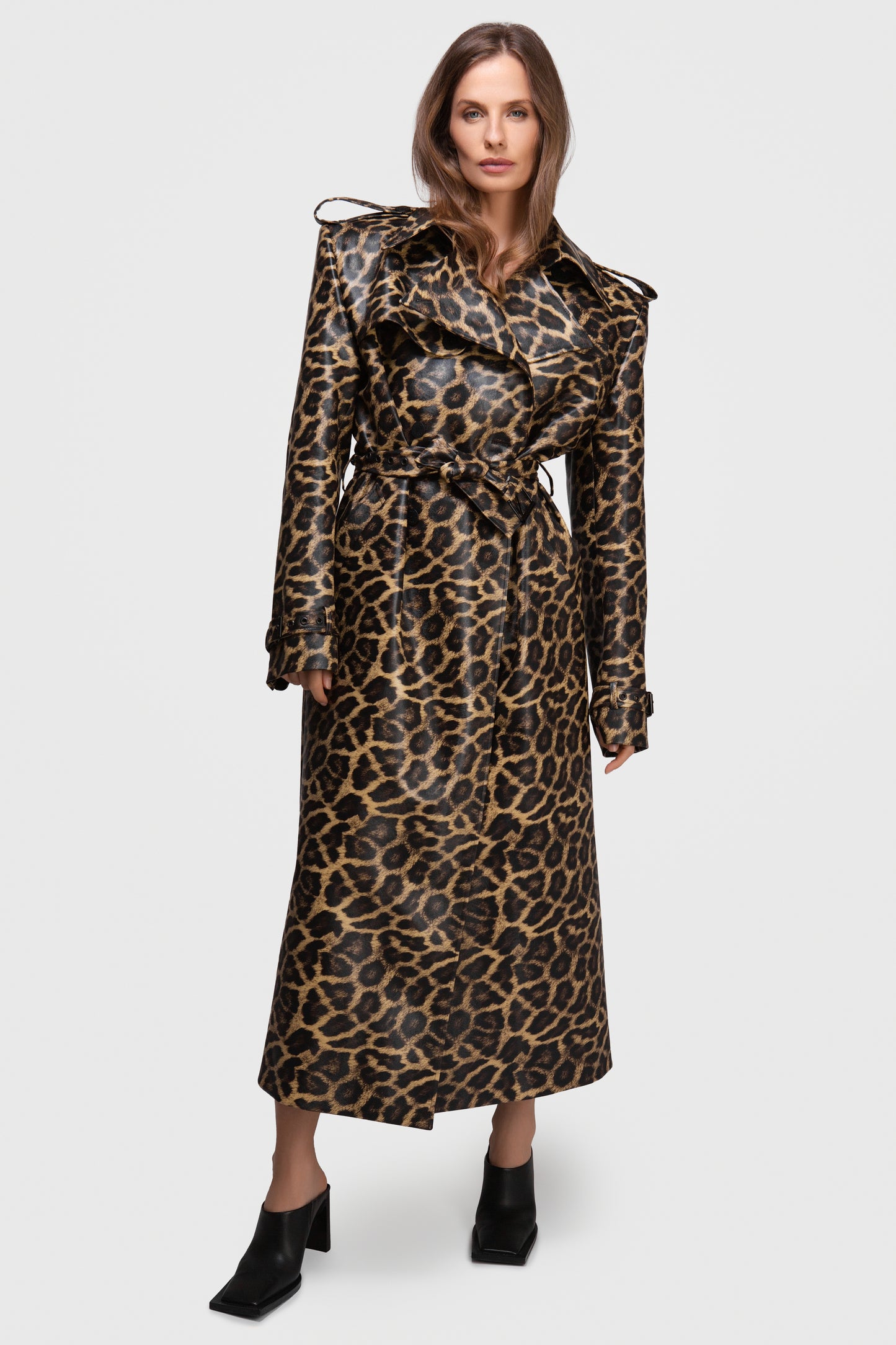 LEOPARDO RAŠTO DIRBTINĖS ODOS PALTAS