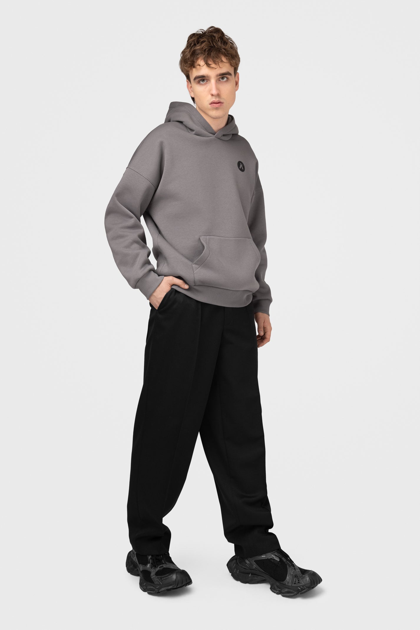 OVERSIZED HOODIE SU PŪKU
