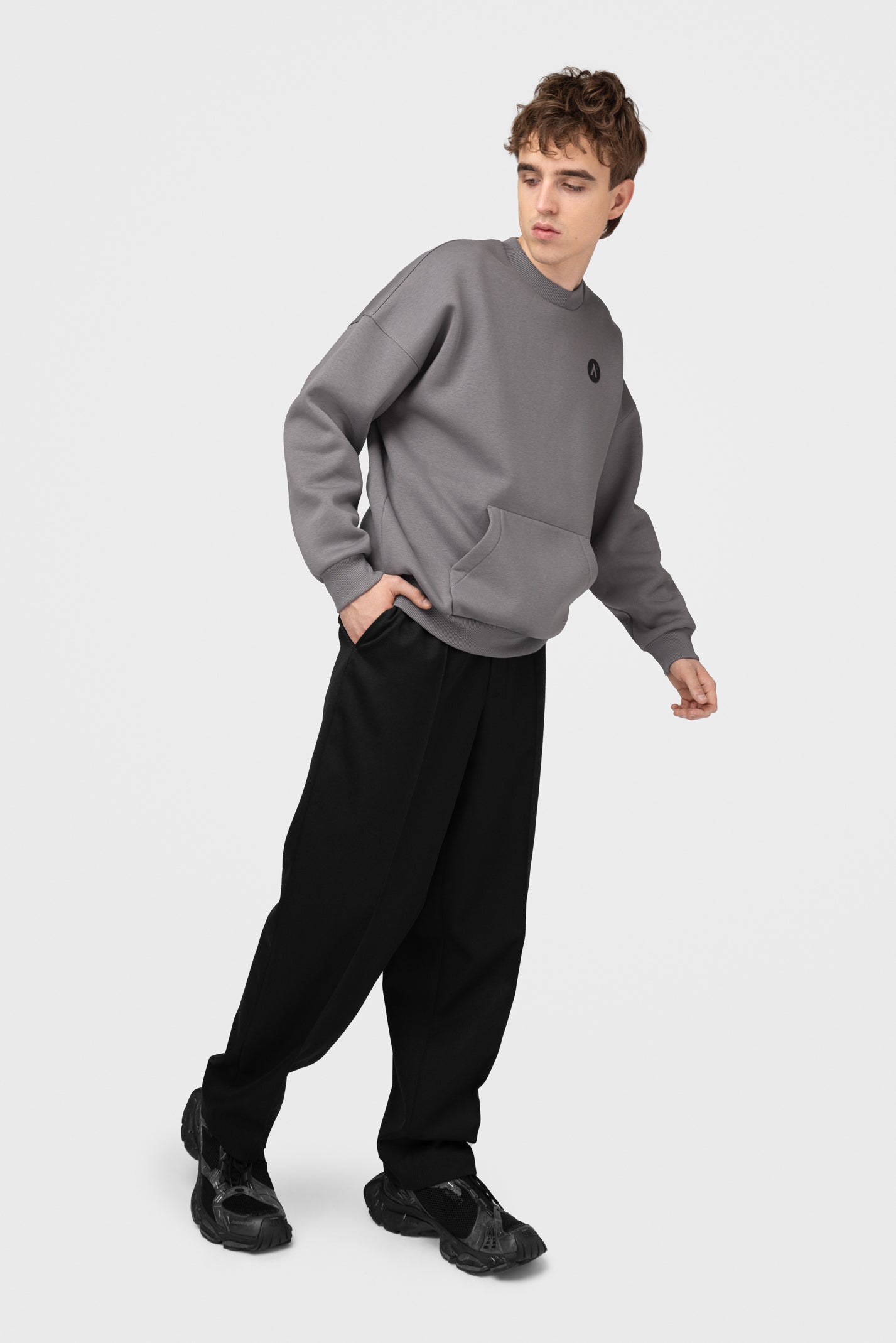 OVERSIZED SWEATSHIRT SU PŪKU
