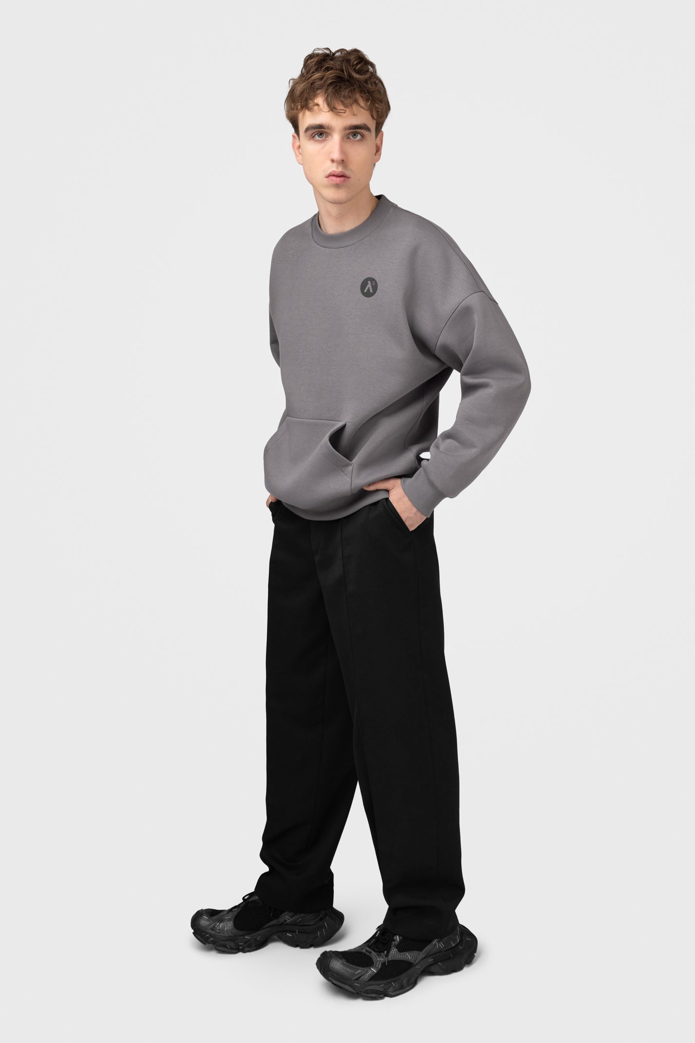 OVERSIZED SWEATSHIRT SU PŪKU