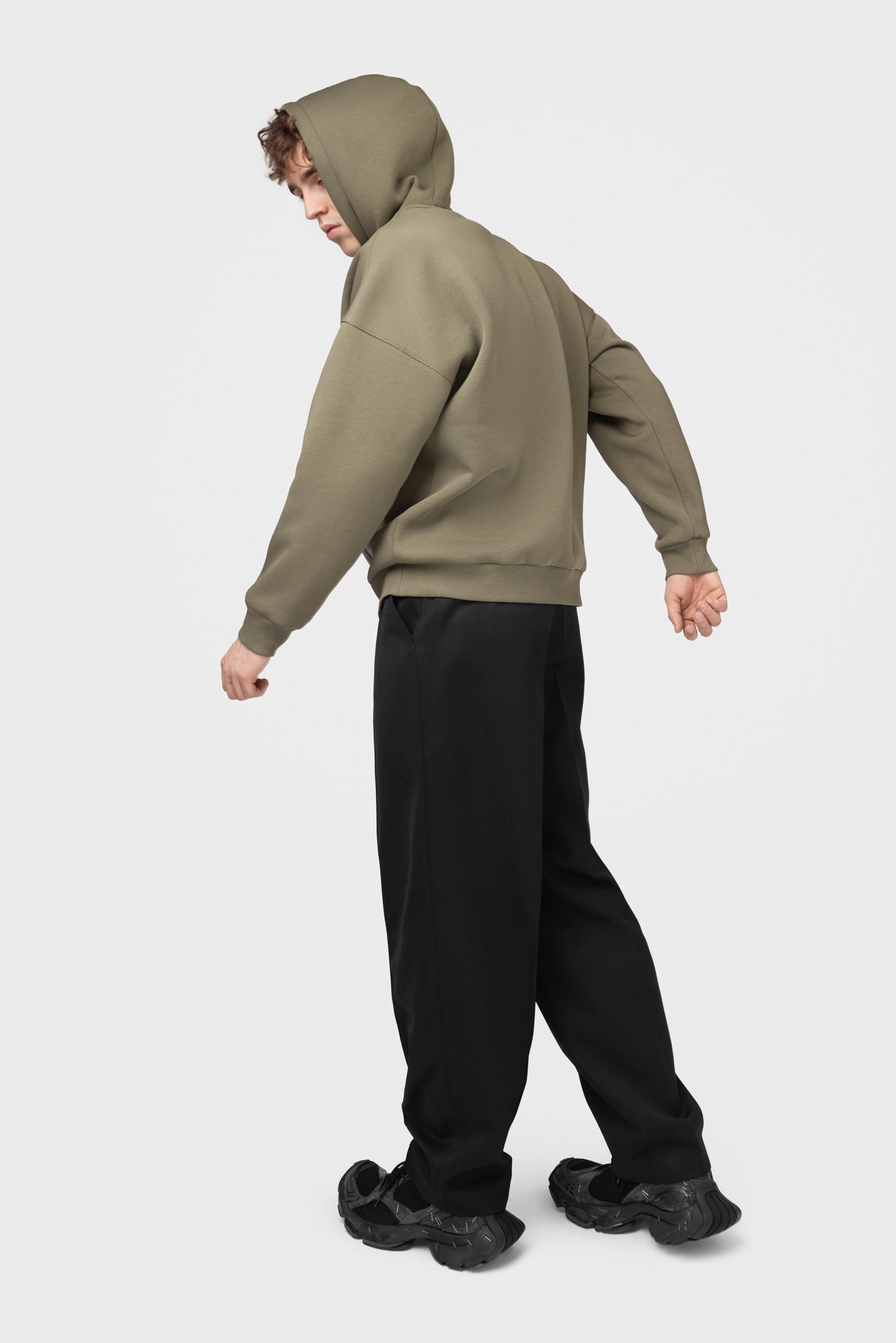 OVERSIZED HOODIE SU PŪKU