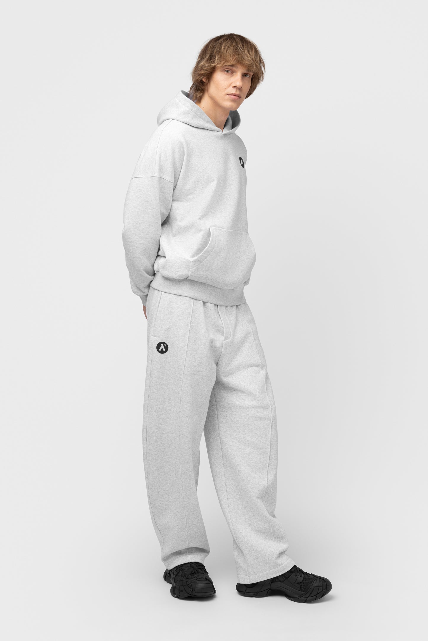 OVERSIZED TRACKSUIT