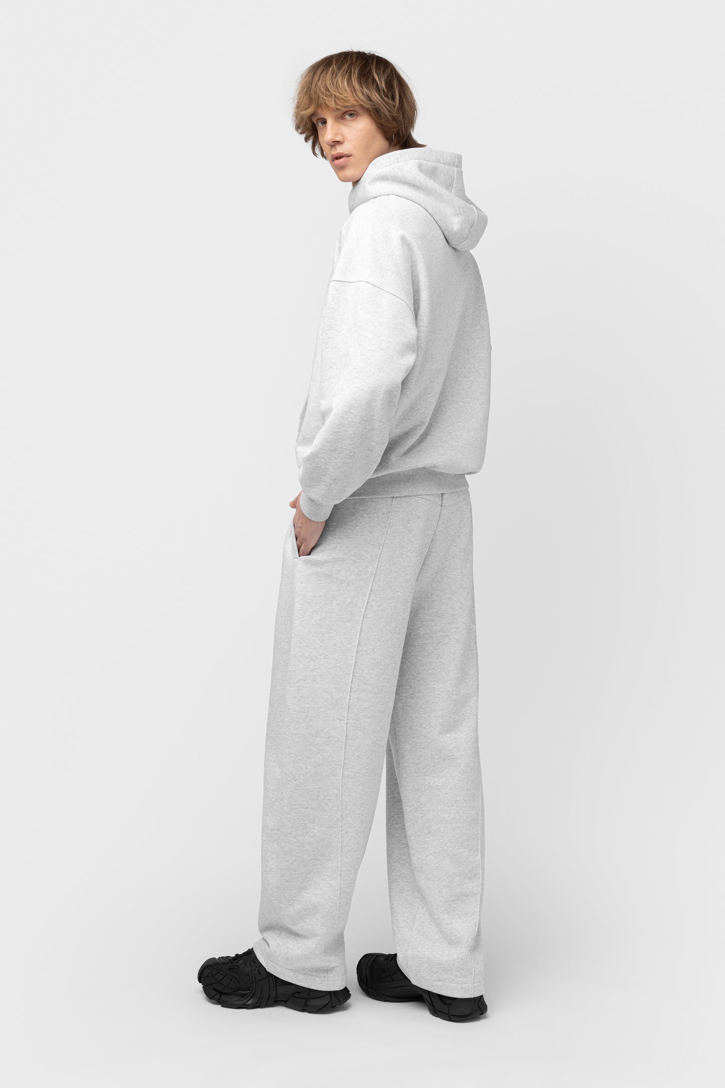 OVERSIZED TRACKSUIT
