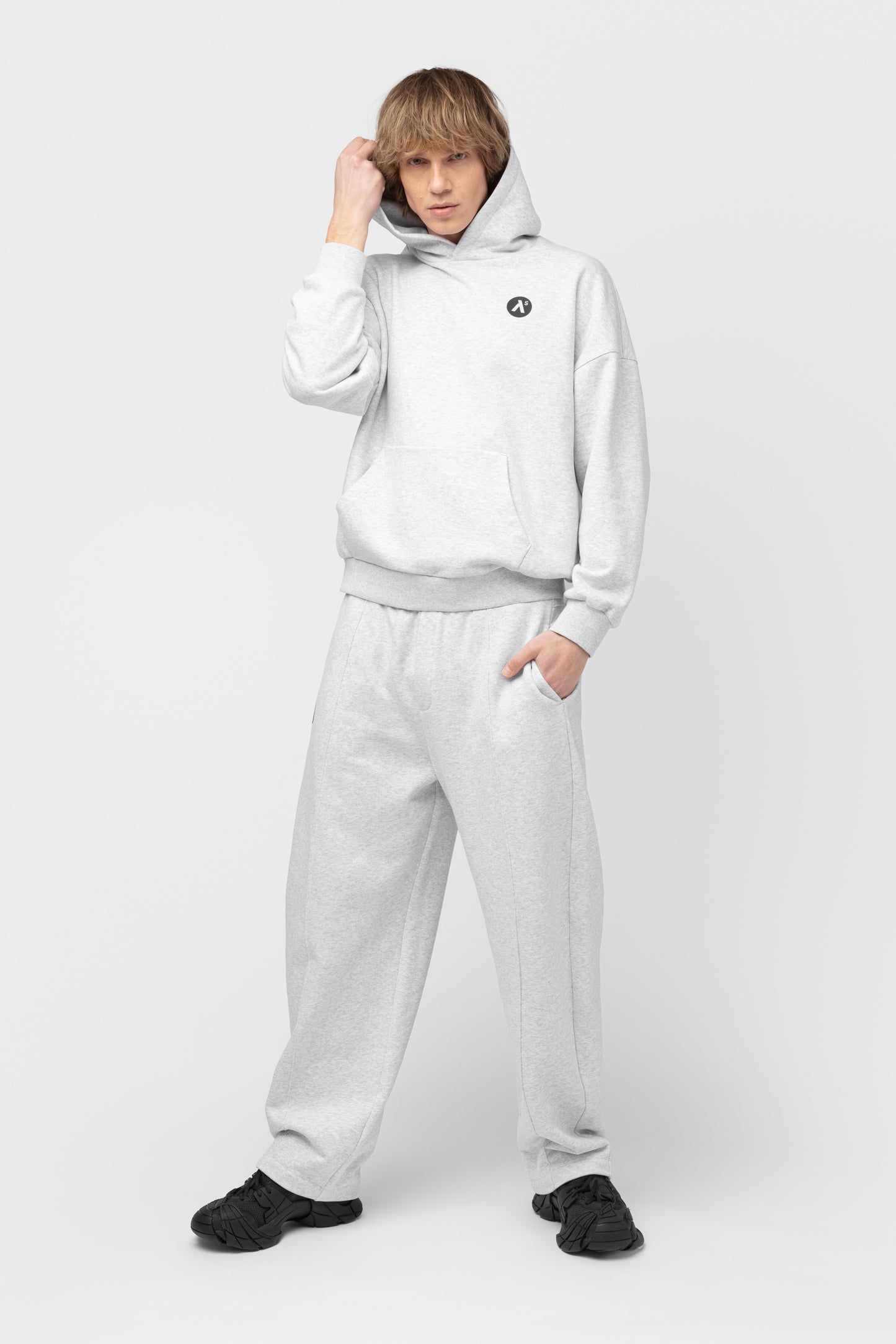 OVERSIZED TRACKSUIT