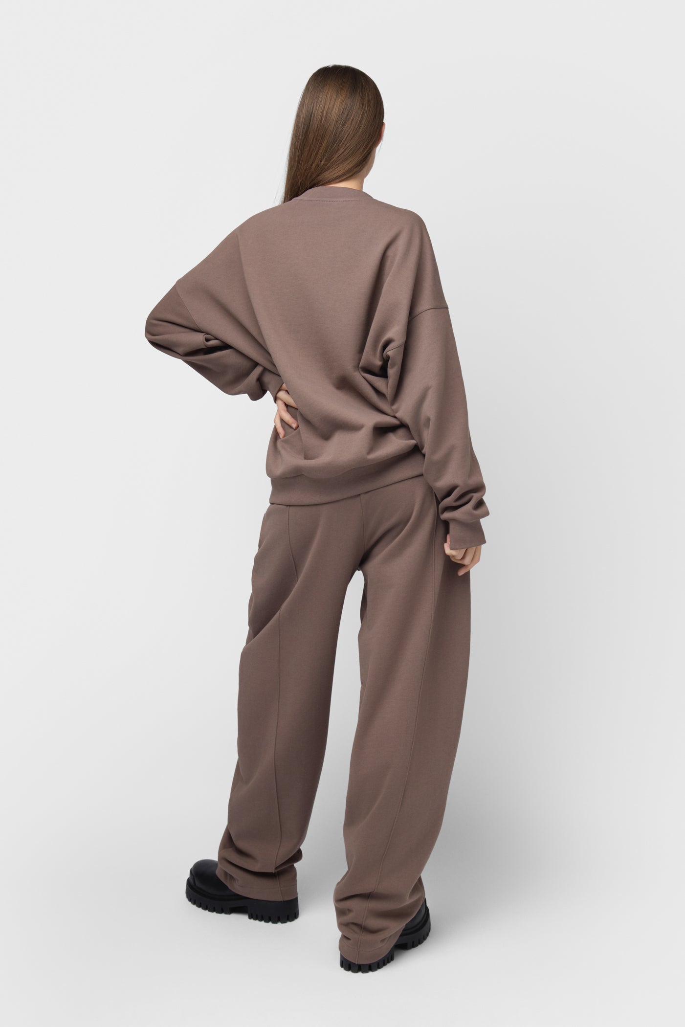OVERSIZED SWEATSHIRT SU PŪKU