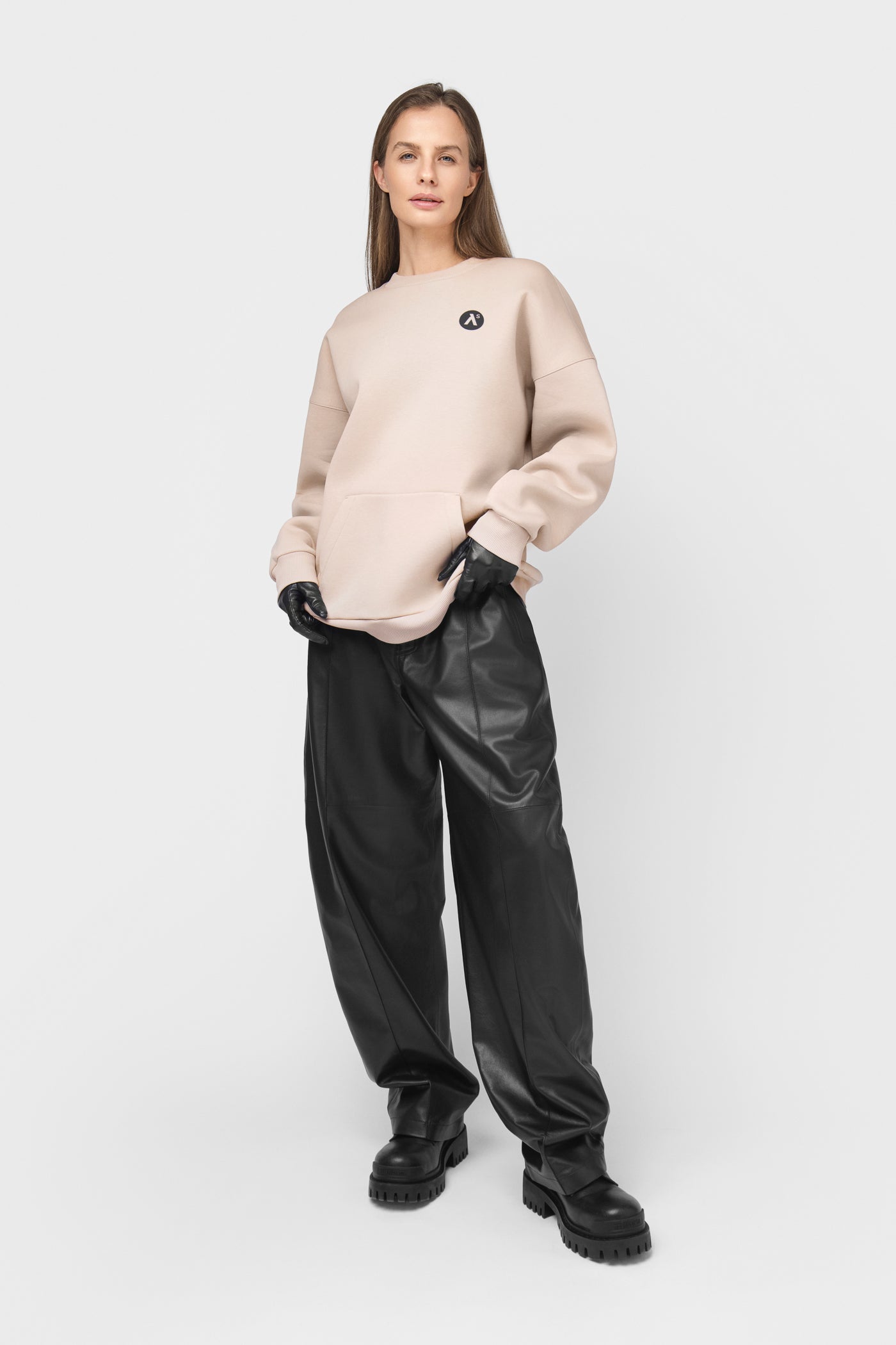 OVERSIZED SWEATSHIRT SU PŪKU