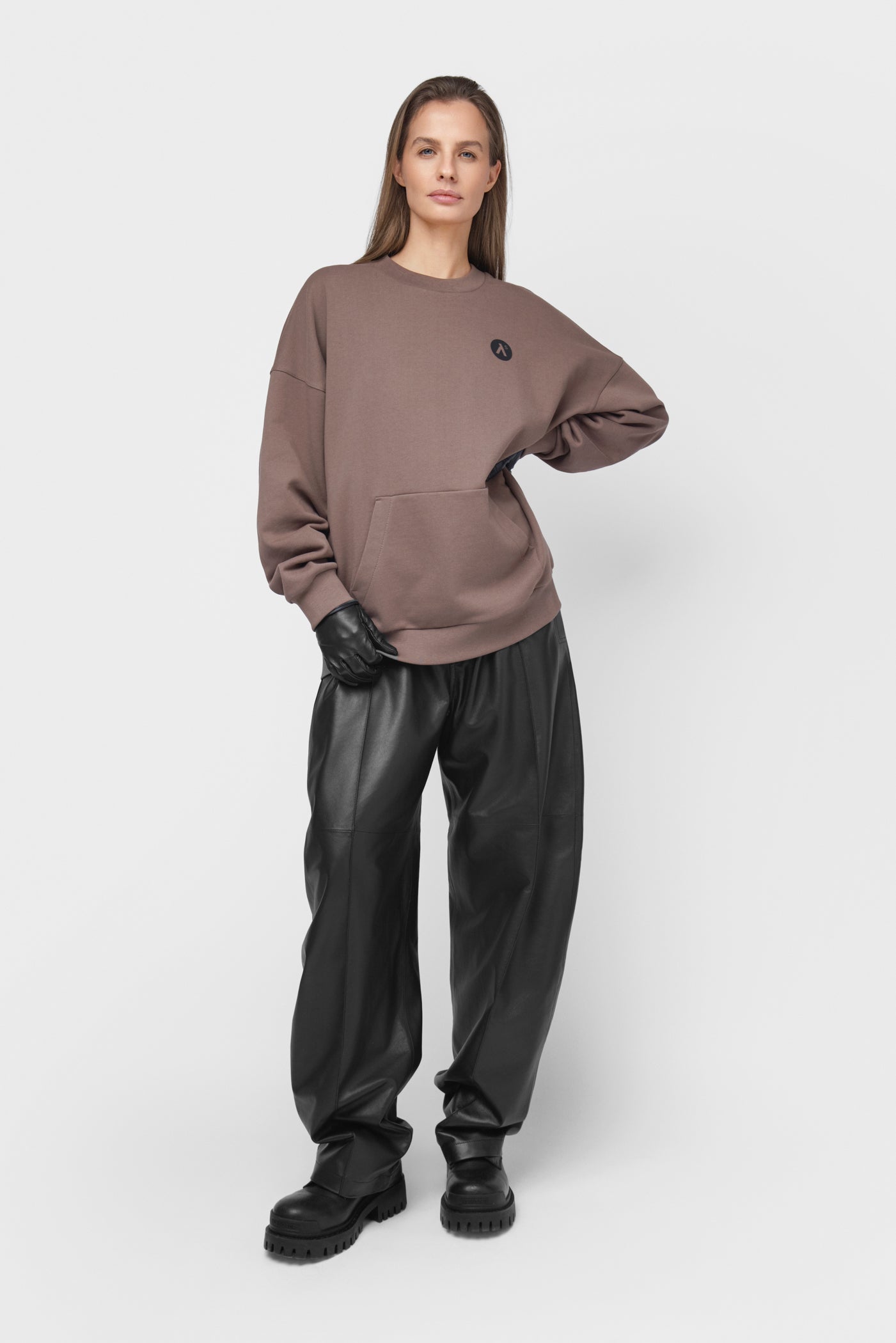 OVERSIZED SWEATSHIRT SU PŪKU