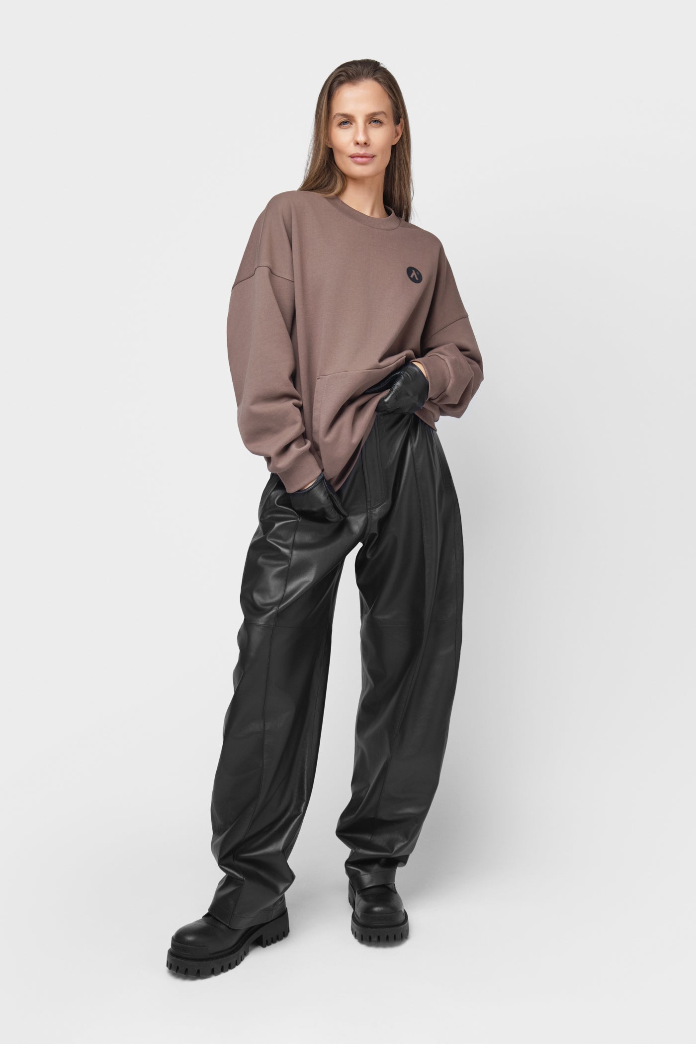 OVERSIZED SWEATSHIRT SU PŪKU