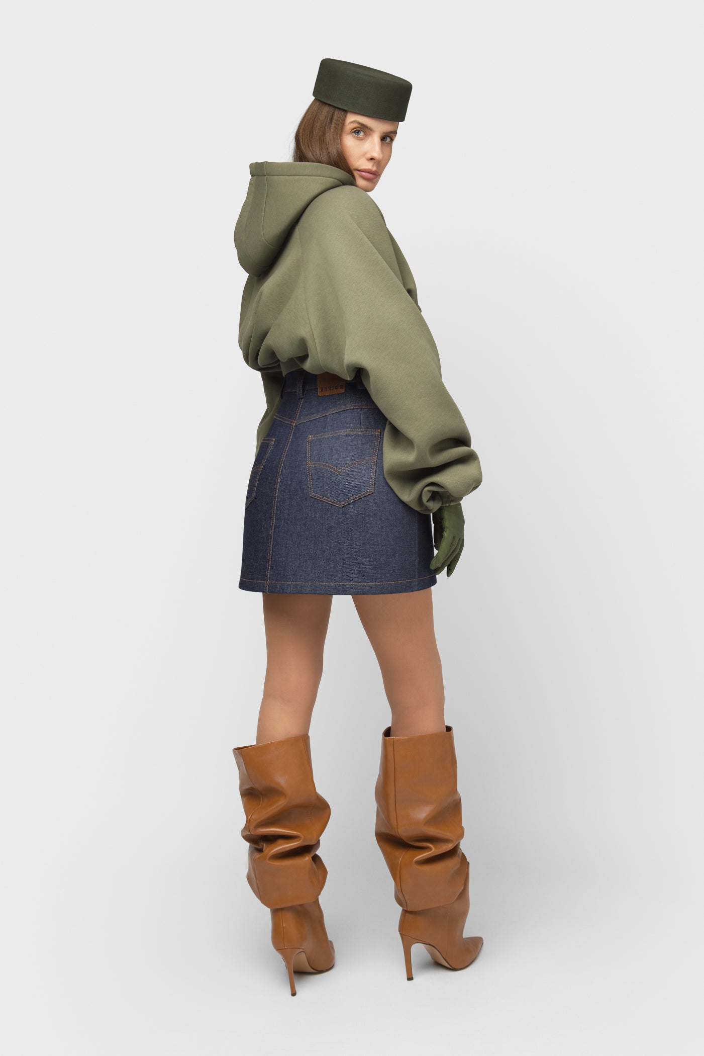 OVERSIZED HOODIE SU PAMUŠALU