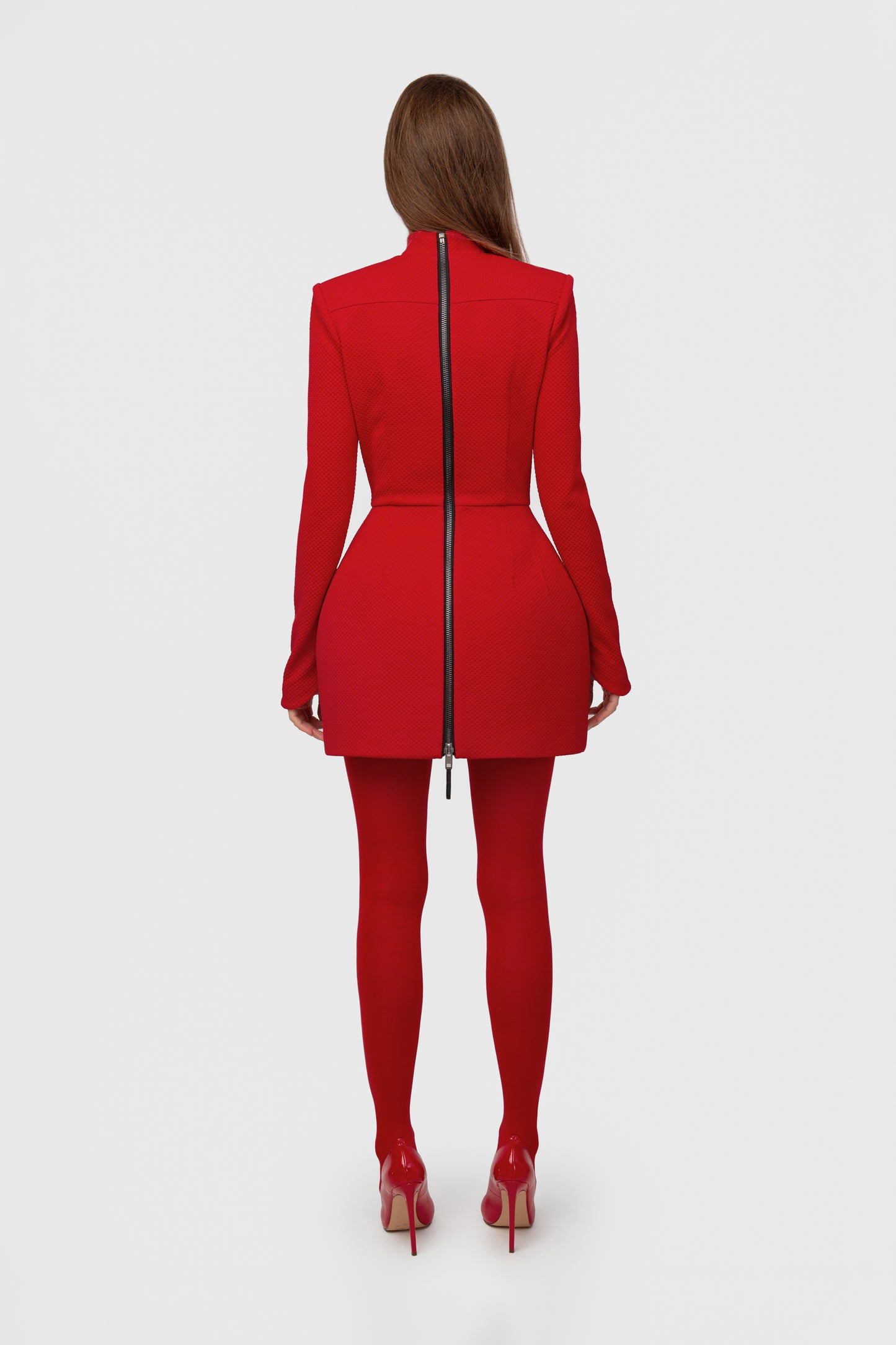 KONE SUKNELĖ SU STAČIA APYKAKLE