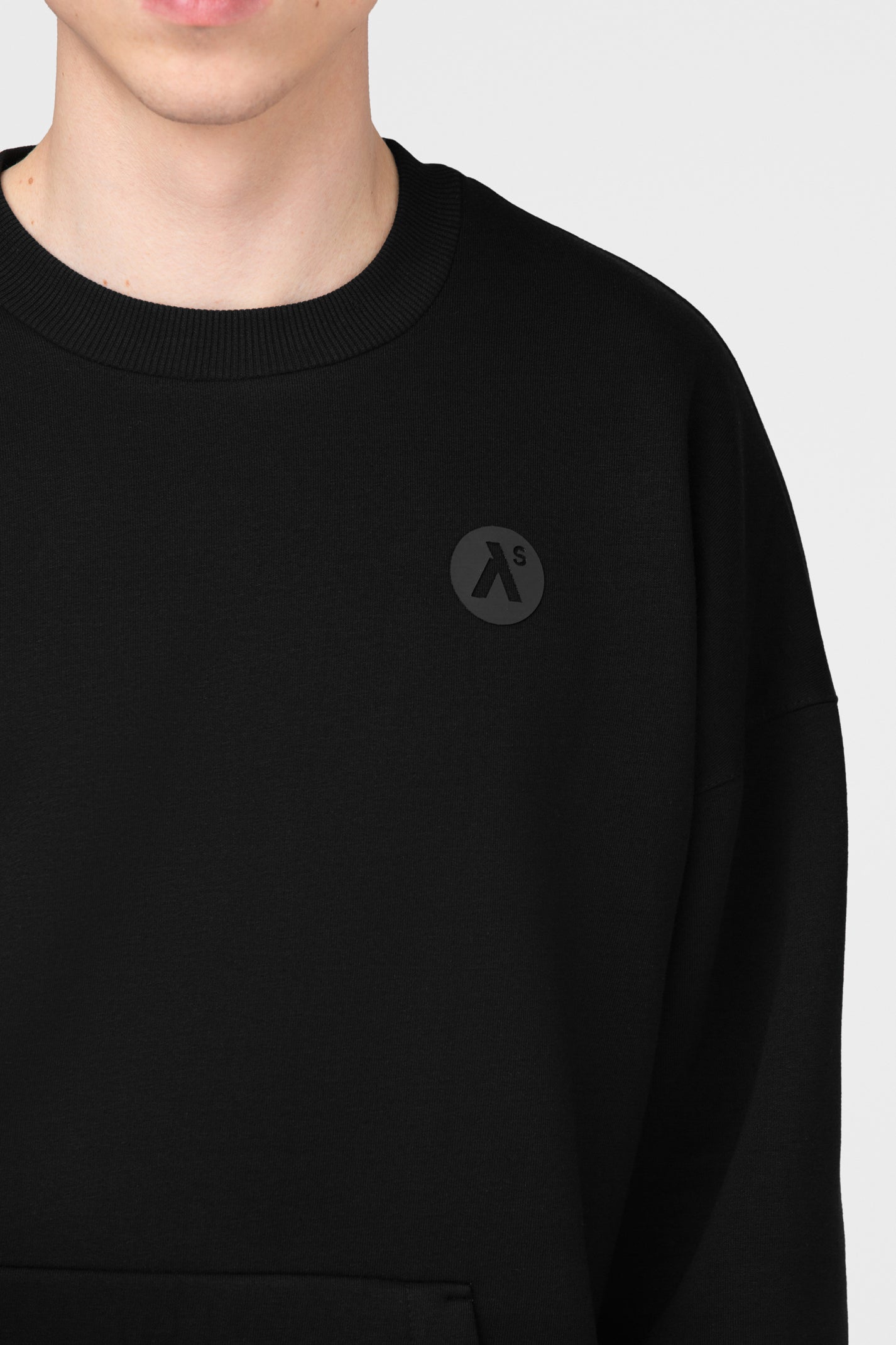 OVERSIZED SWEATSHIRT SU PŪKU