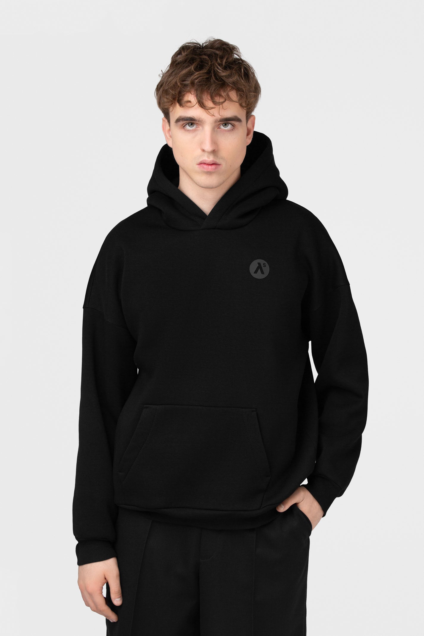 OVERSIZED HOODIE SU PŪKU