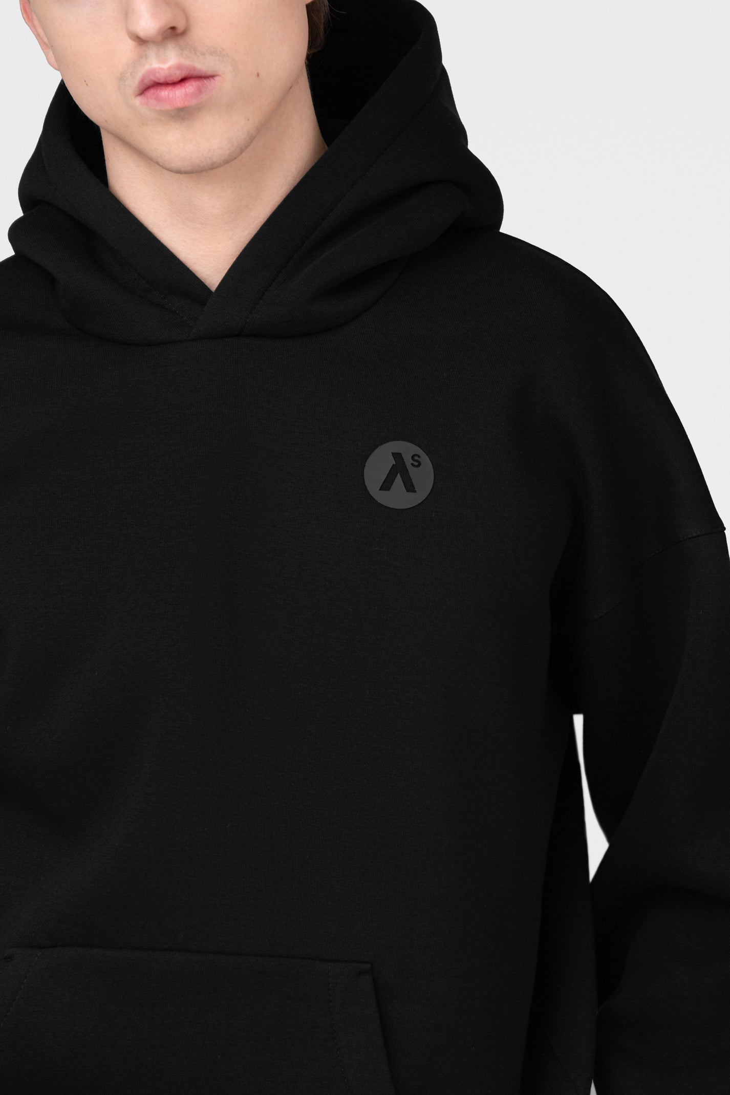 OVERSIZED HOODIE SU PŪKU