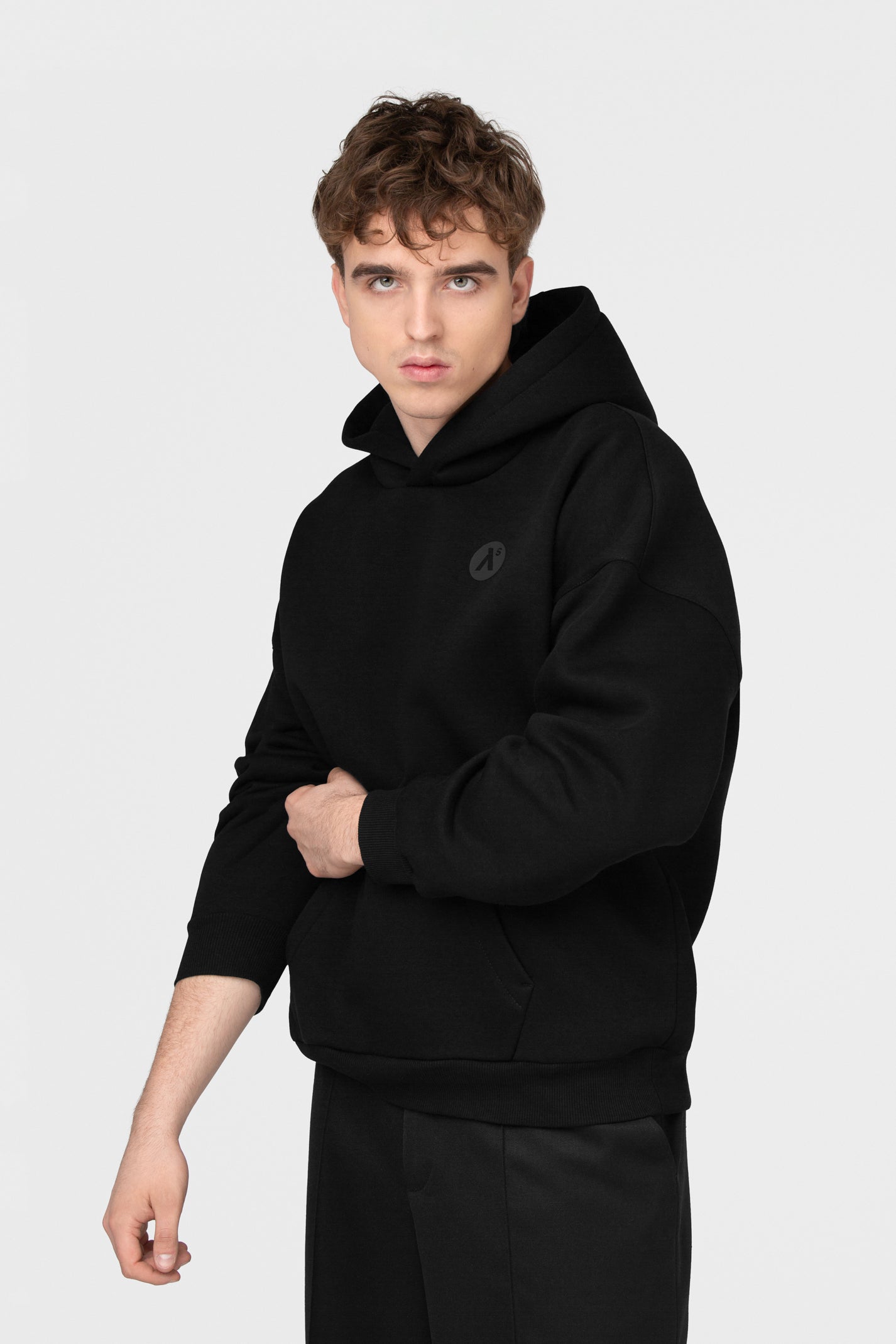 OVERSIZED HOODIE SU PŪKU