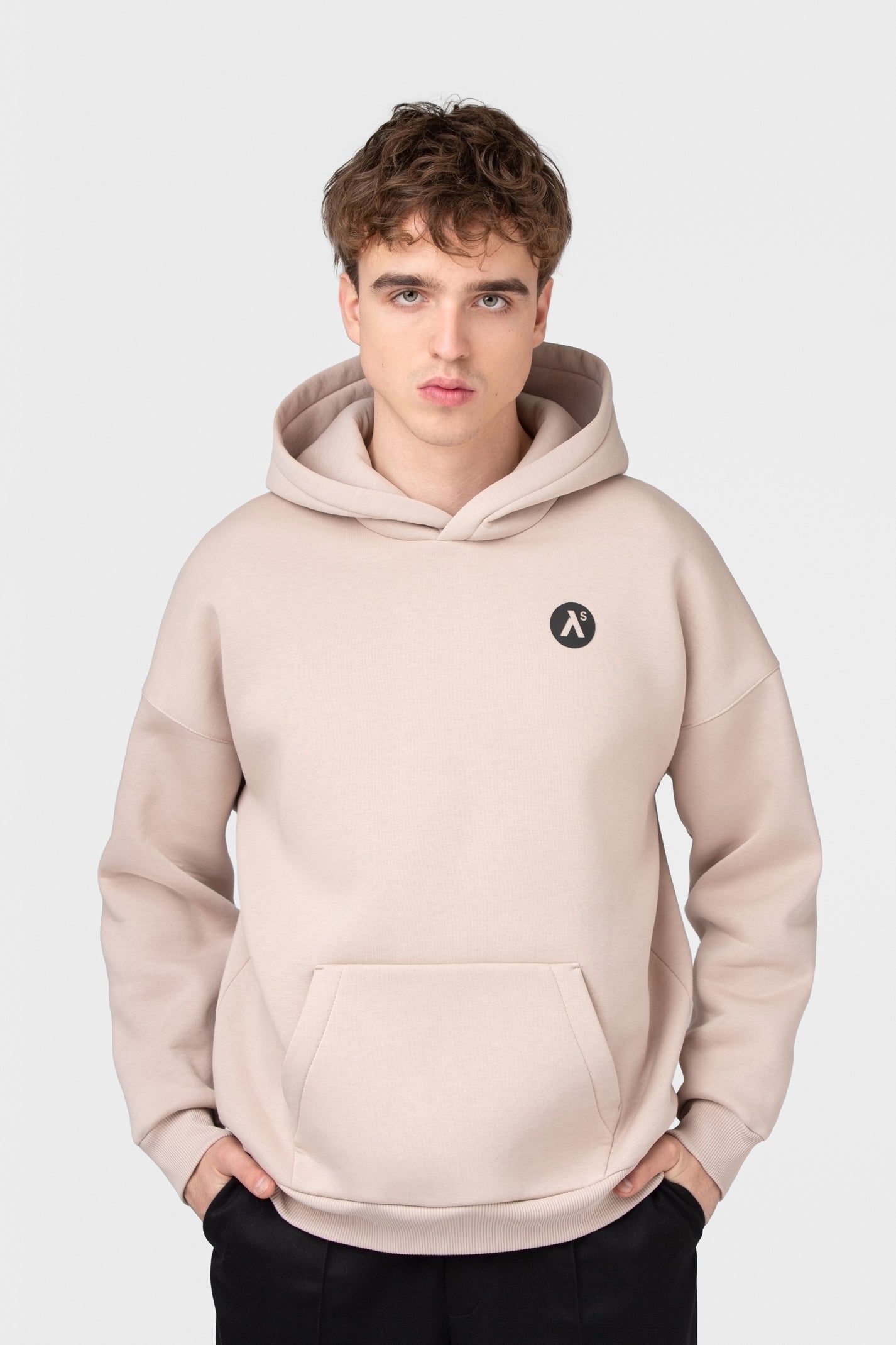 OVERSIZED HOODIE SU PŪKU
