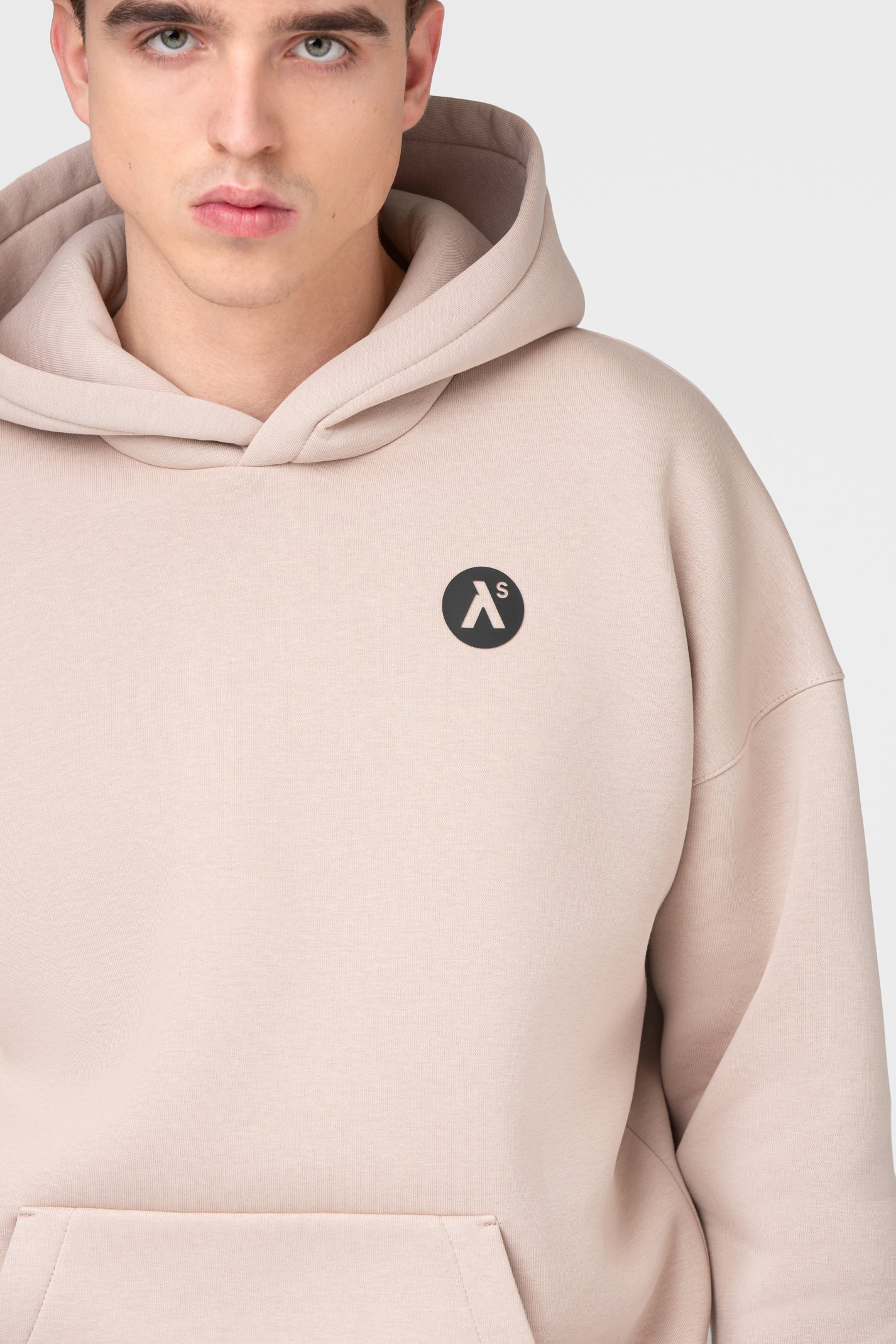 OVERSIZED HOODIE SU PŪKU