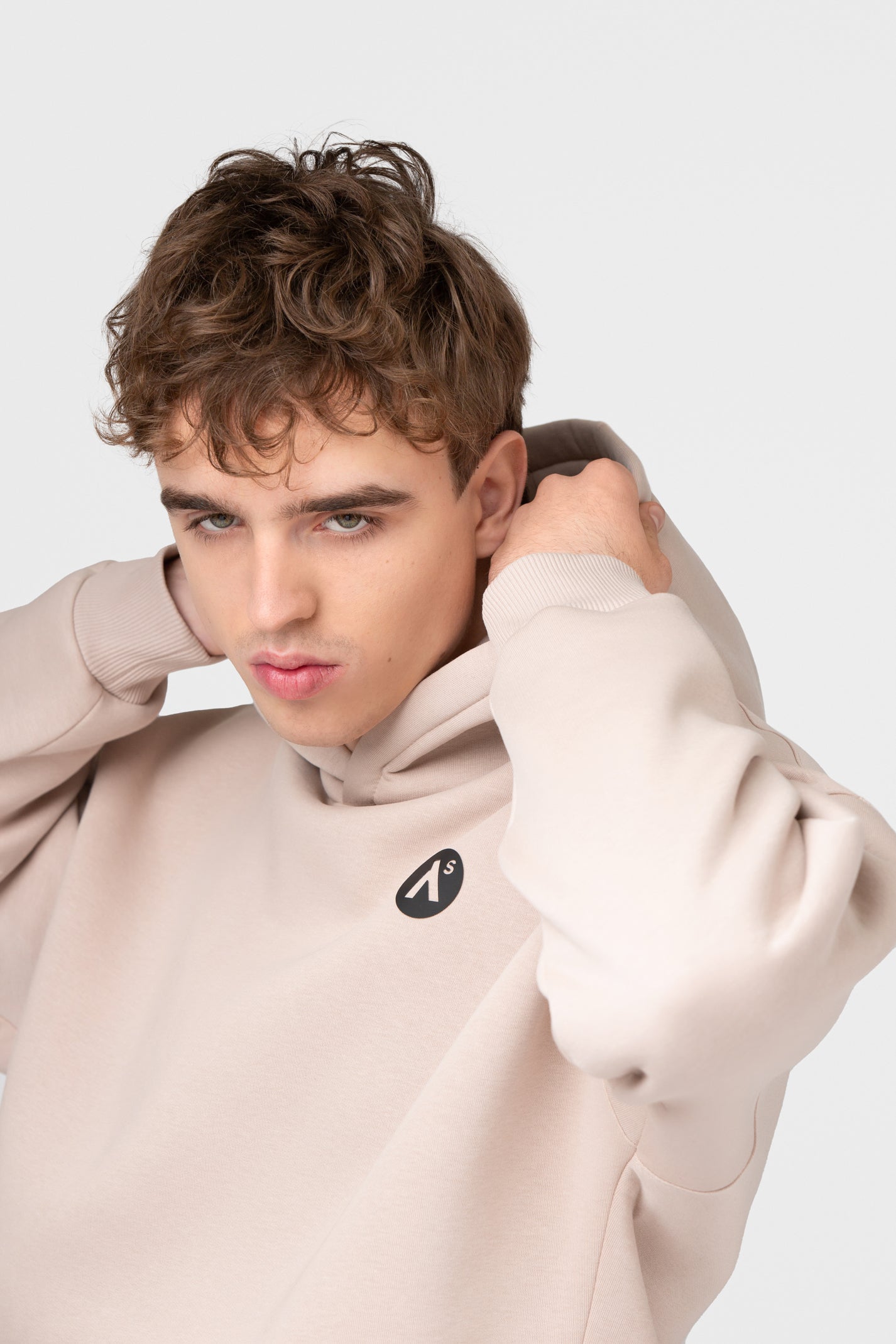 OVERSIZED HOODIE SU PŪKU