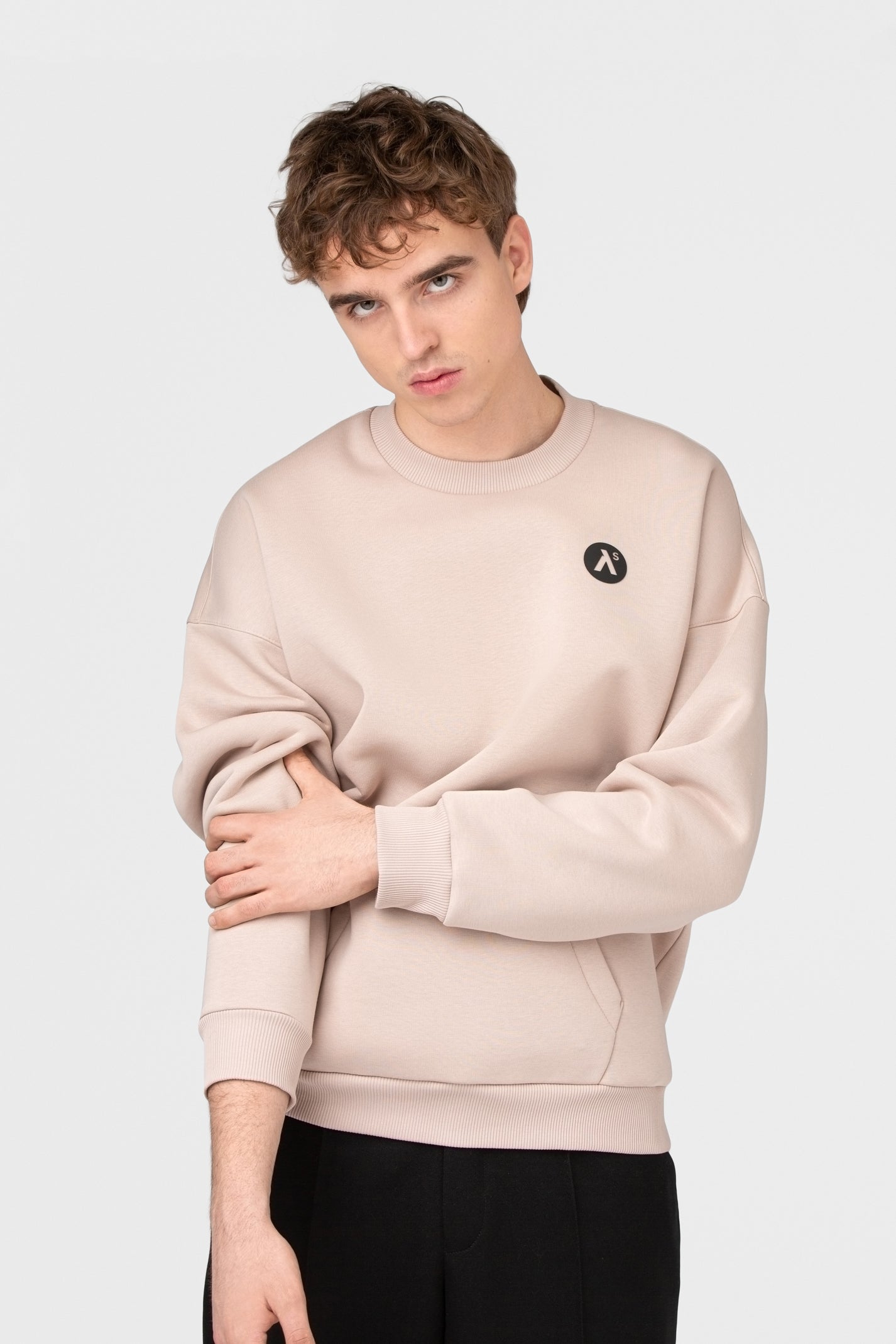 OVERSIZED SWEATSHIRT SU PŪKU