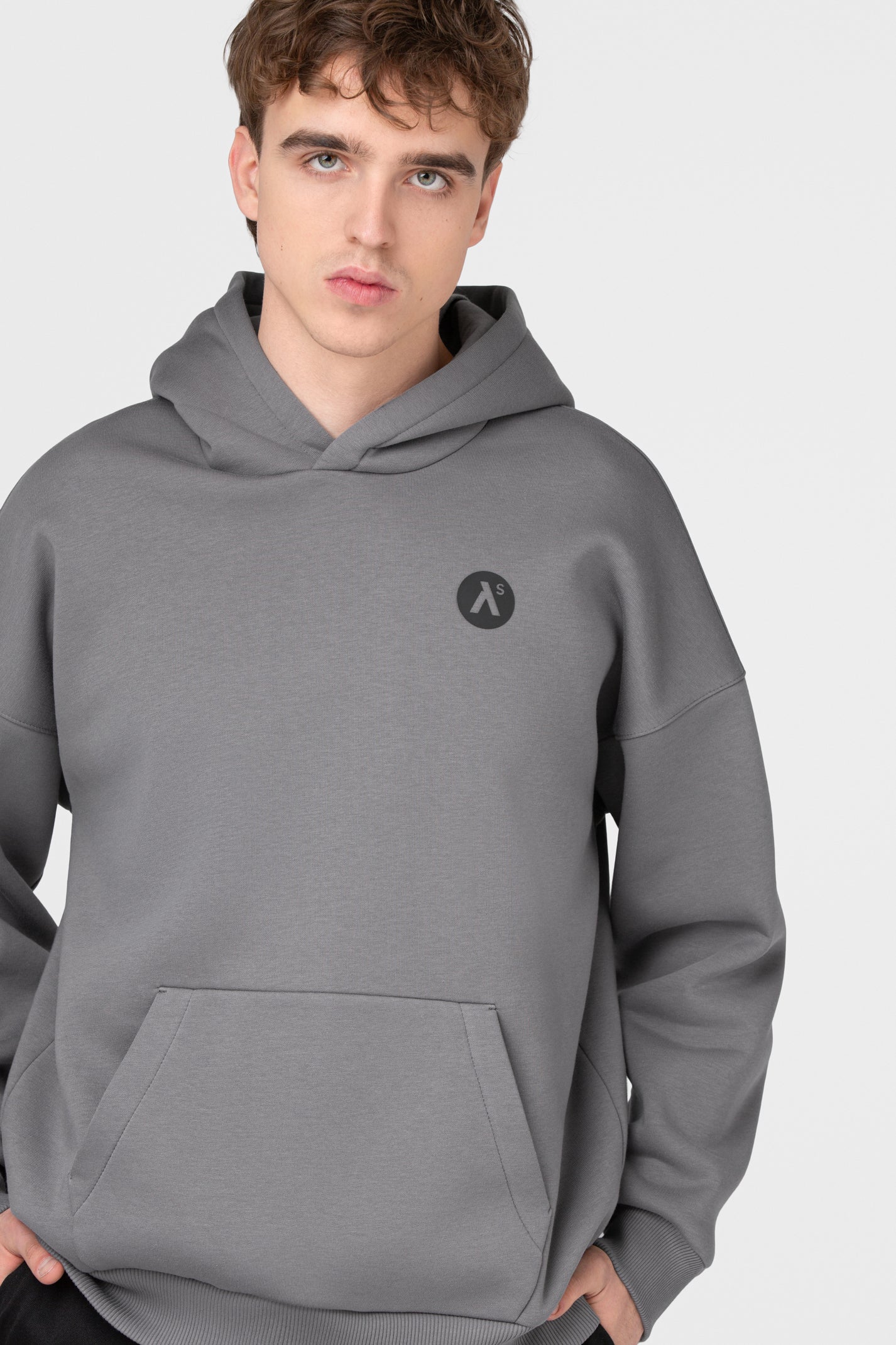 OVERSIZED HOODIE SU PŪKU