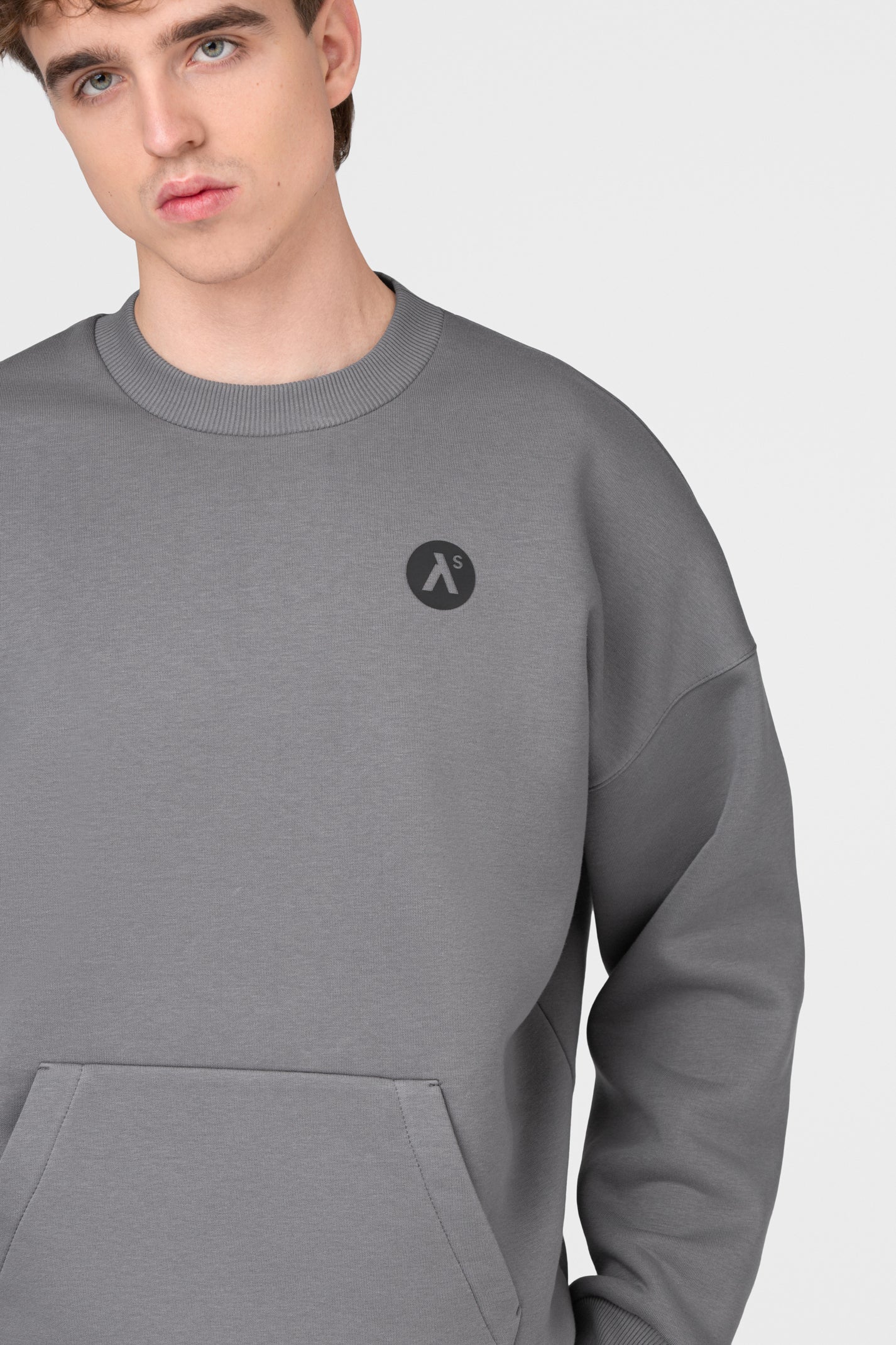 OVERSIZED SWEATSHIRT SU PŪKU