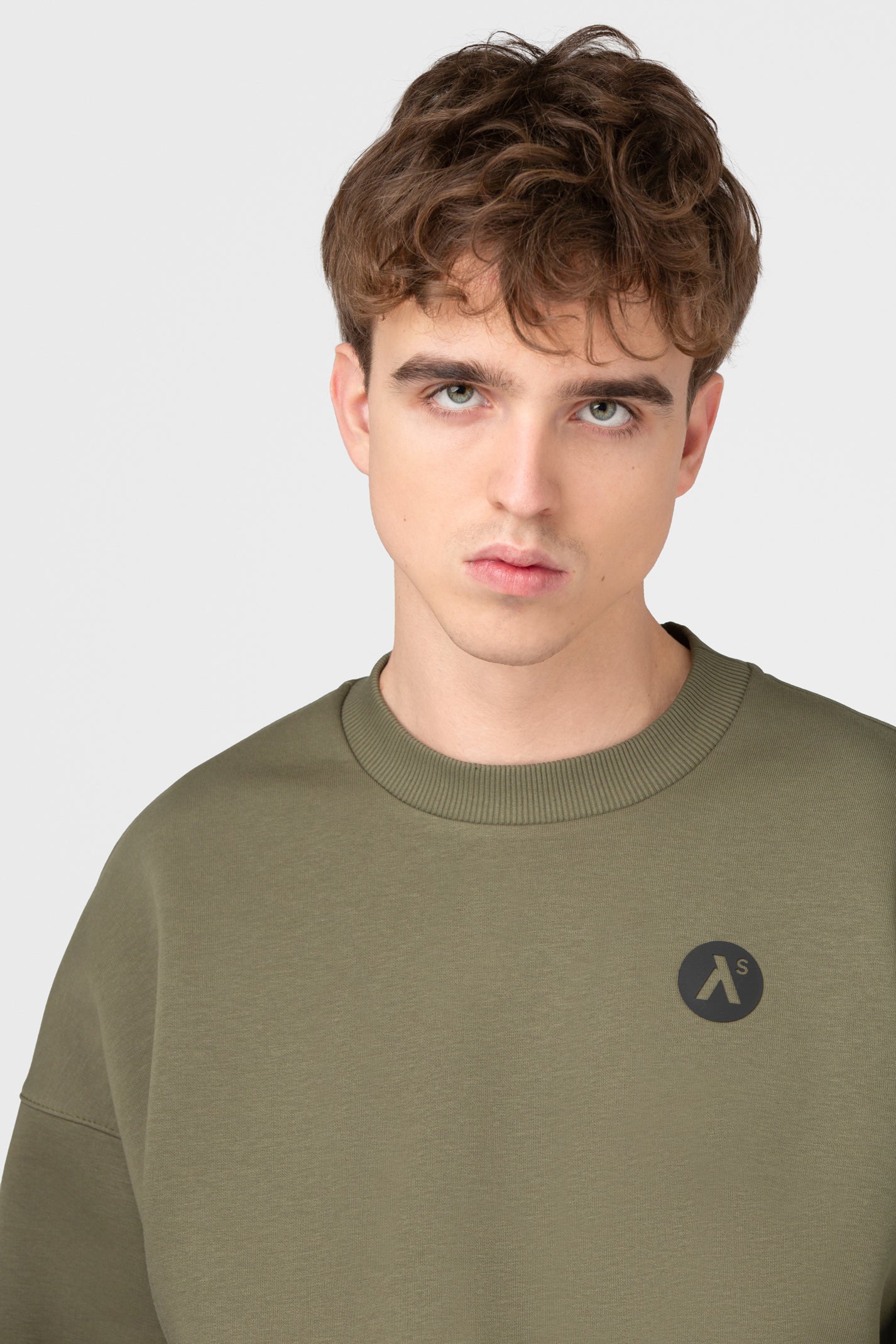 OVERSIZED SWEATSHIRT SU PŪKU