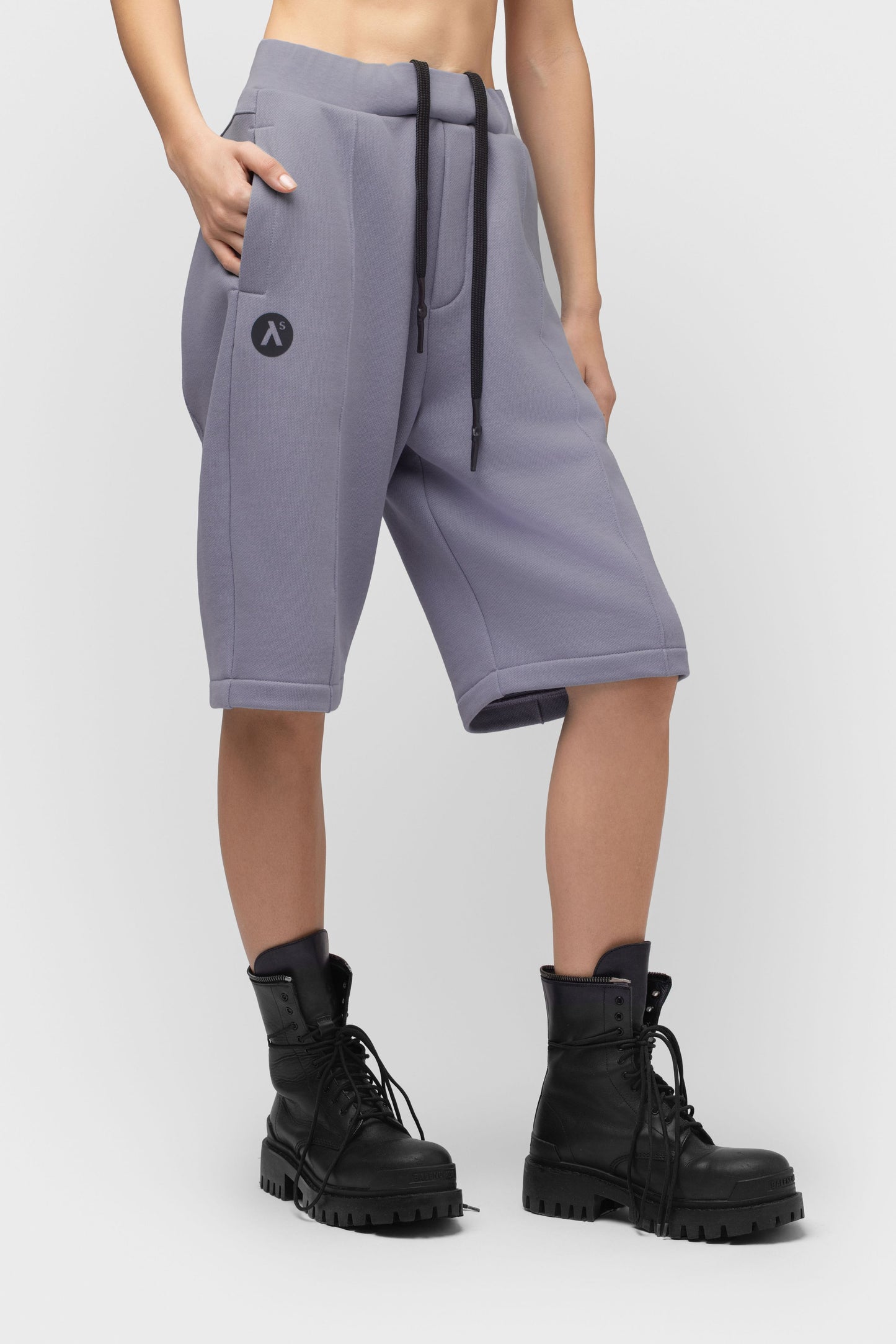 FREIZEITANZUG MIT SHORTS