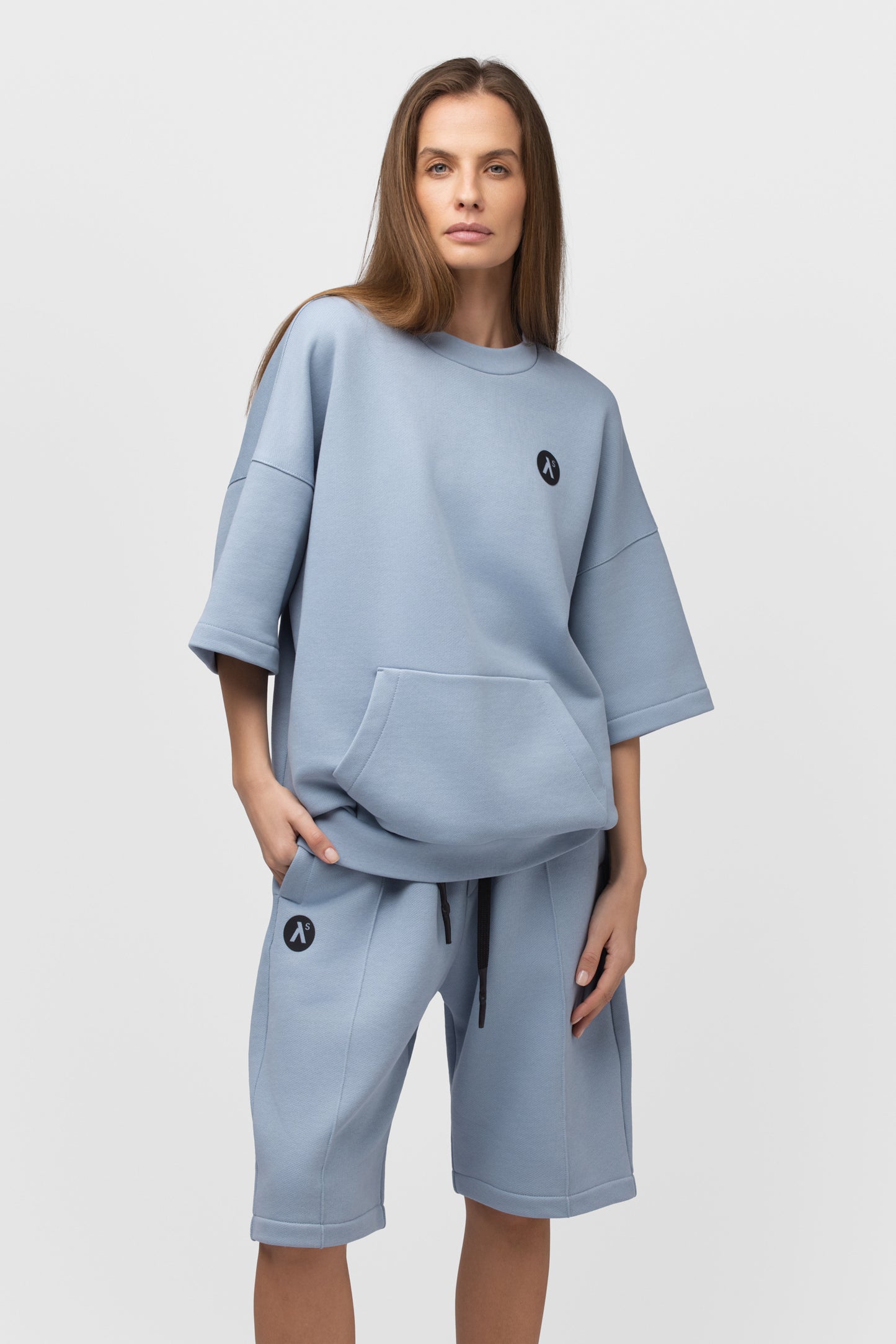 LAISVALAIKIO KOSTIUMAS SU ŠORTAIS