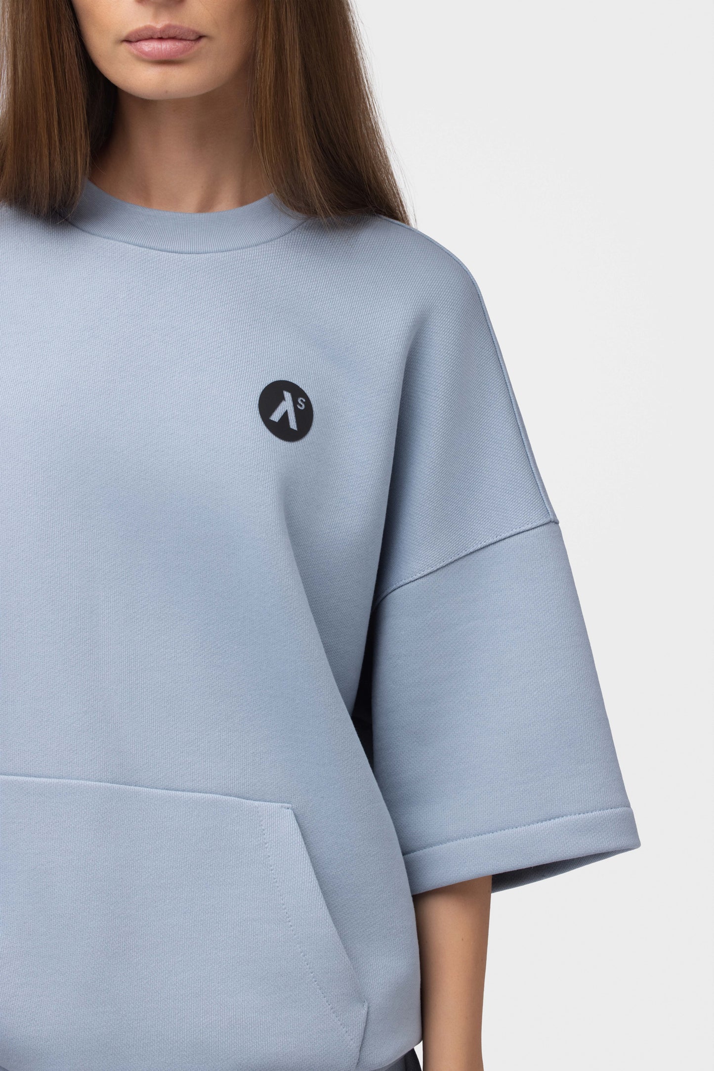 LAISVALAIKIO KOSTIUMAS SU ŠORTAIS