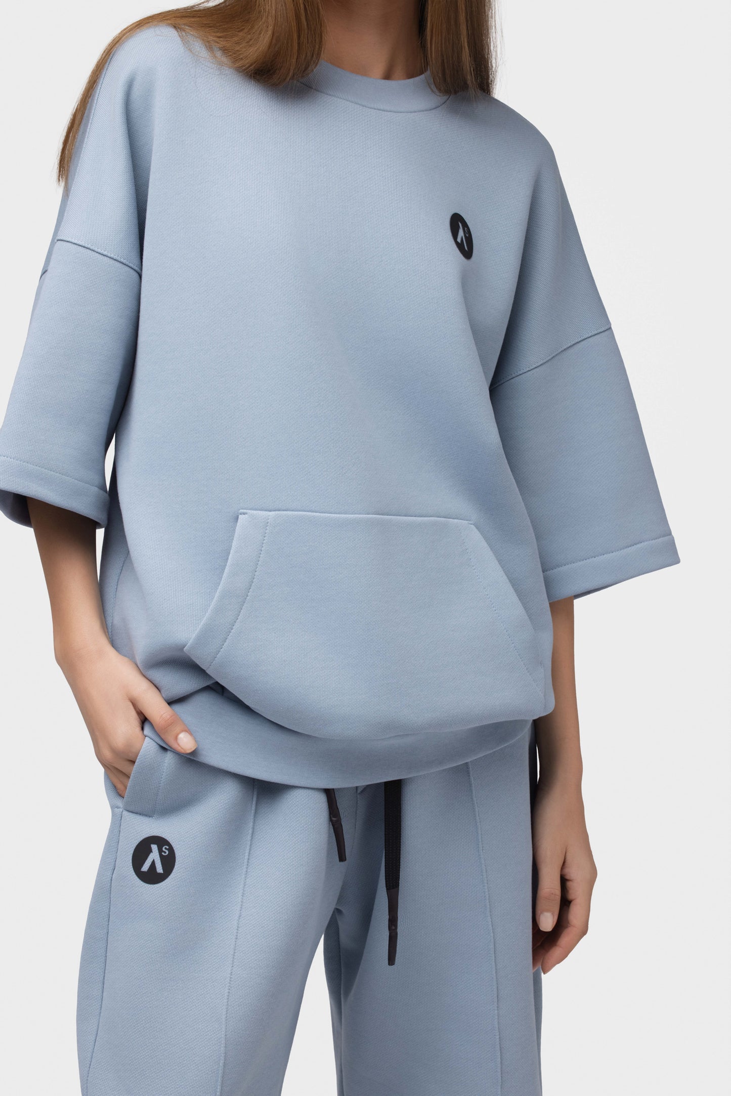 LAISVALAIKIO KOSTIUMAS SU ŠORTAIS