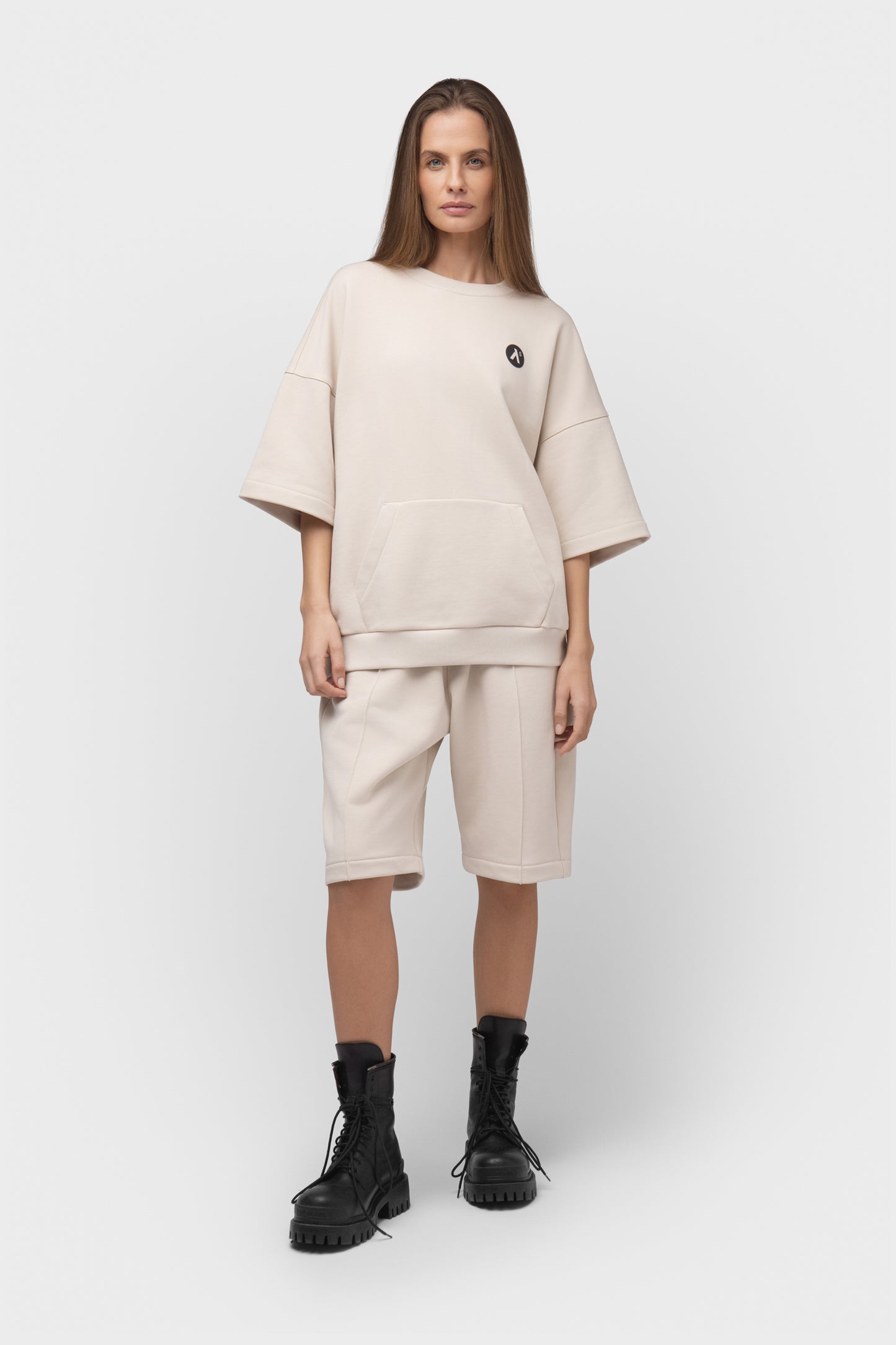 LAISVALAIKIO KOSTIUMAS SU ŠORTAIS