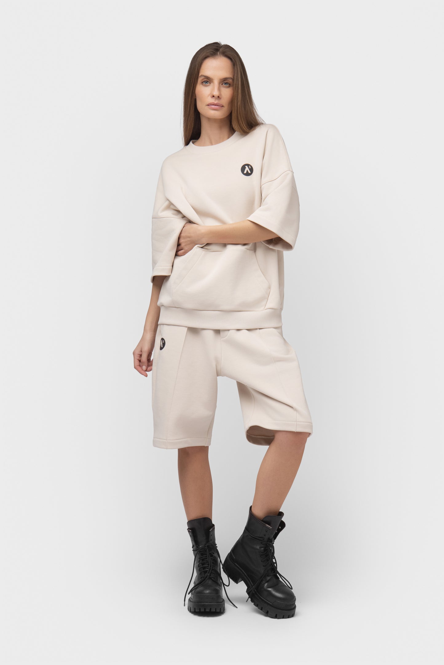 LAISVALAIKIO KOSTIUMAS SU ŠORTAIS