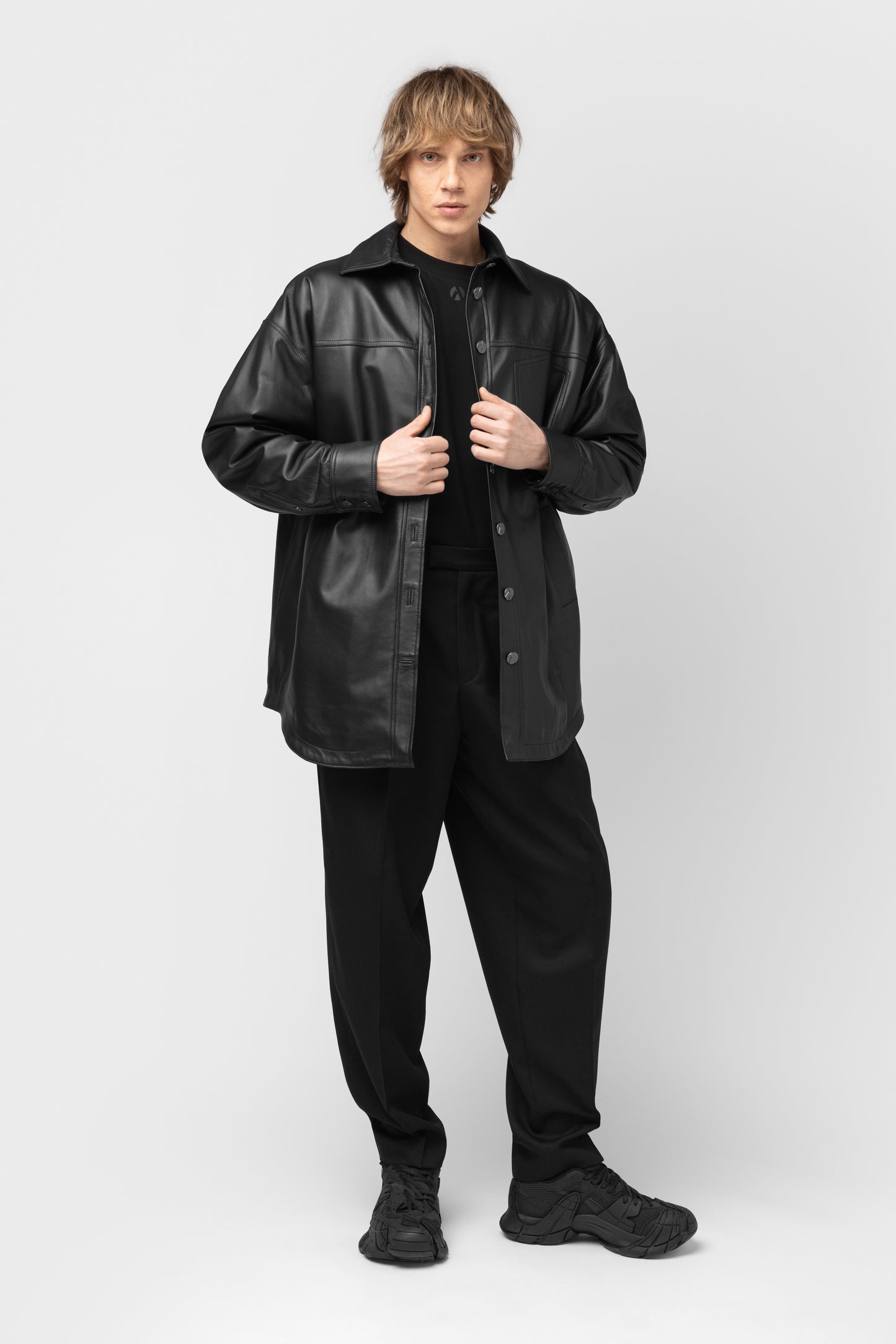 NATŪRALIOS ODOS PAŠILTINTA STRIUKĖ-MARŠKINIAI