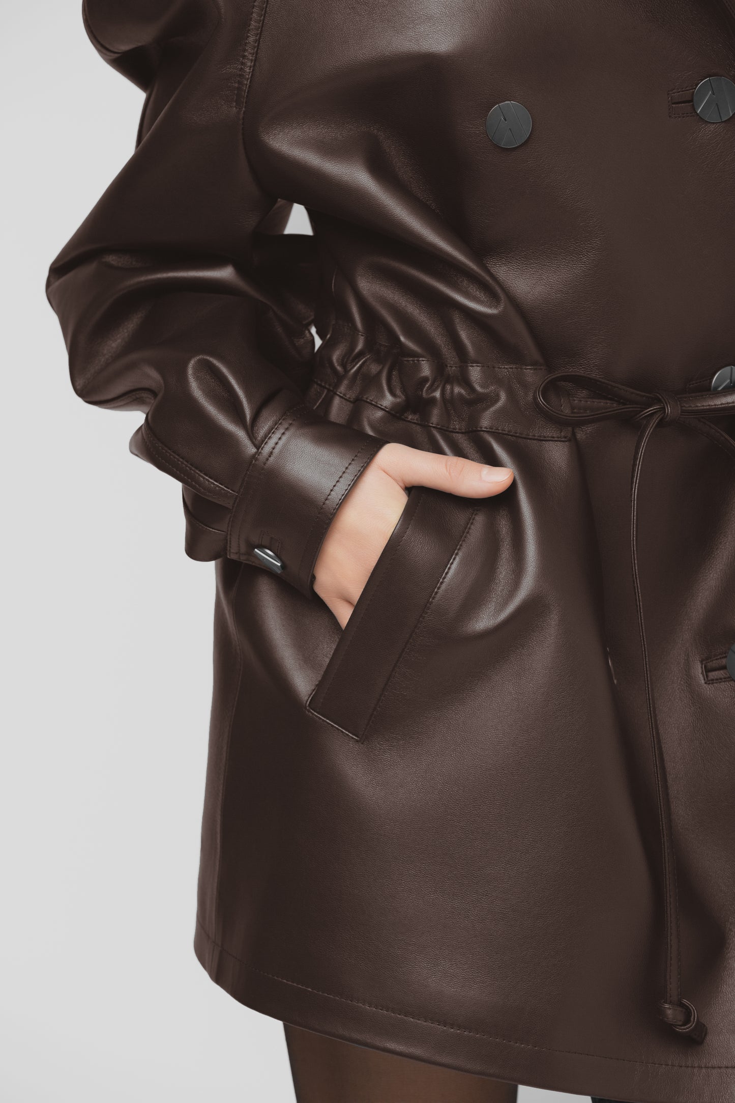 NATŪRALIOS ODOS STRIUKĖ-FORMA- TAMSIAI RUDA