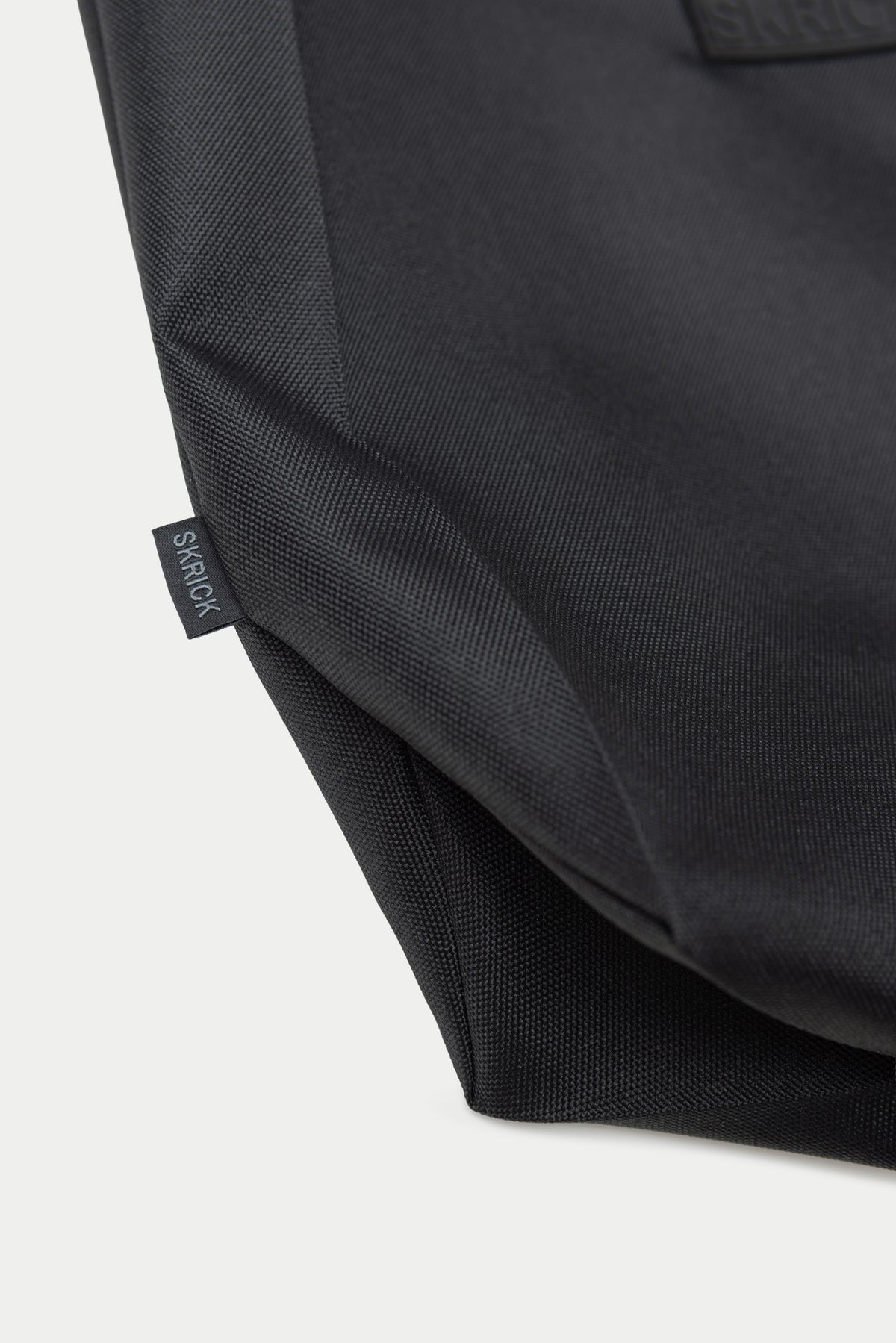 SKRICK TOTE BAG detalė – firminė etiketė. AIRIDA SKRICK