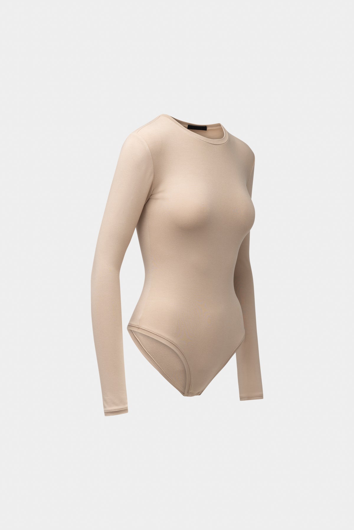 KLASIKINIS BODIS – NUDE. AIRIDA SKRICK