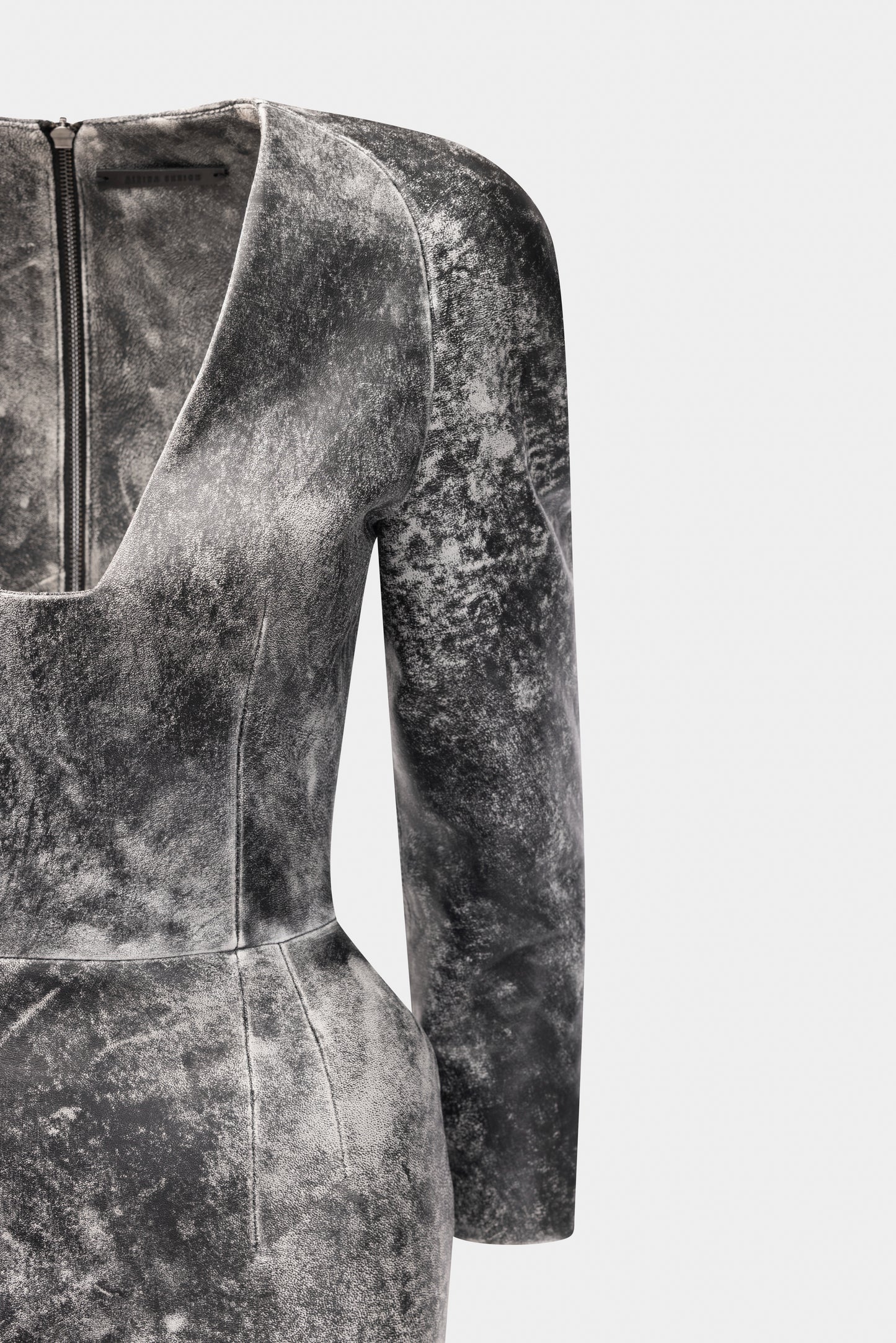 NATŪRALIOS GARINTOS ODOS ILGA SUKNELĖ – VELA